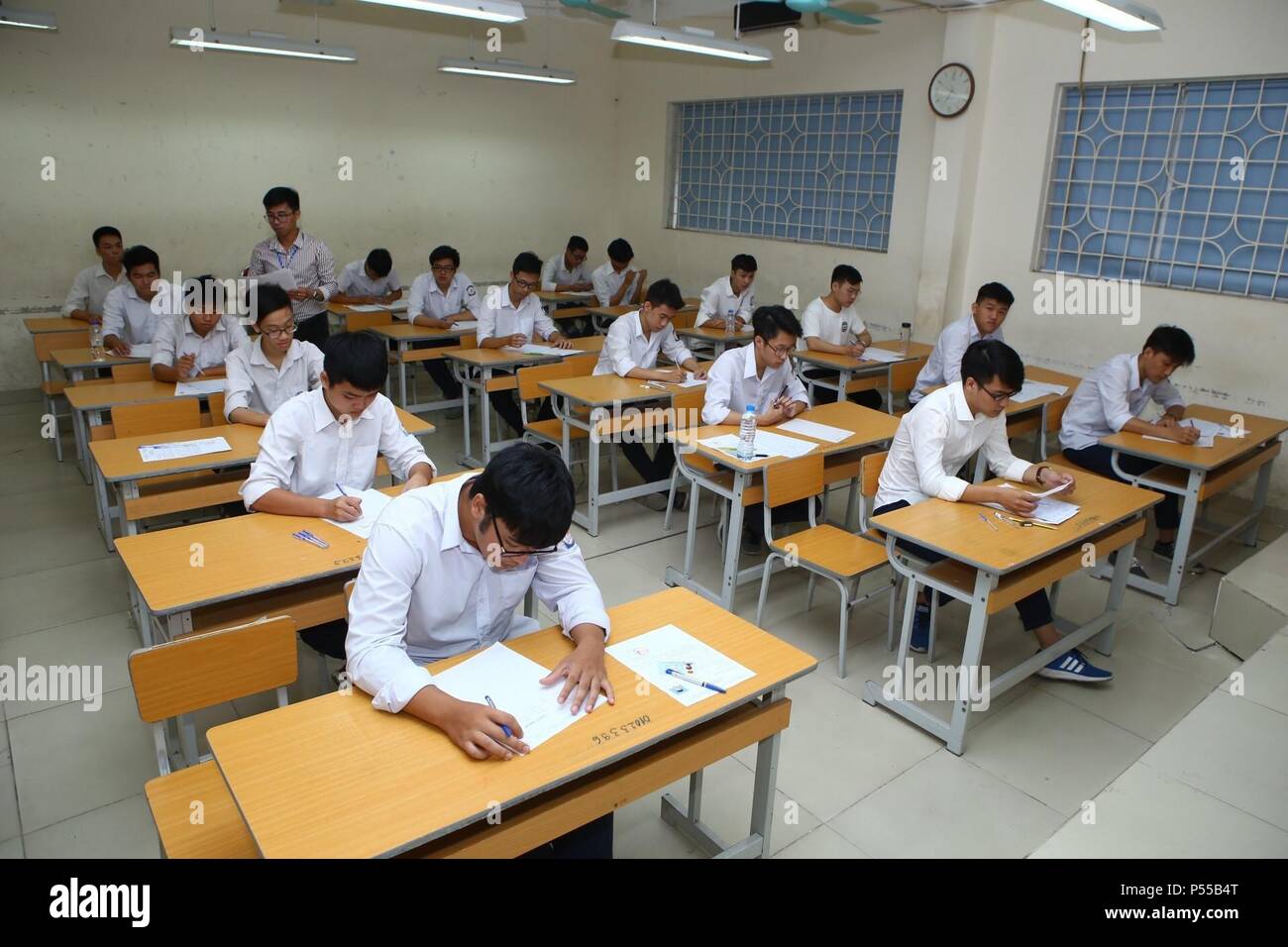 Vietnamese high school students hi-res stock photography and images - Alamy