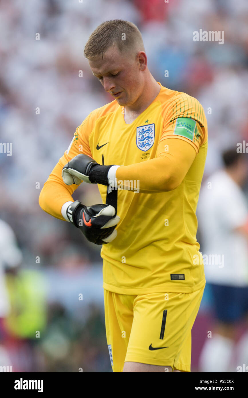 goalkeeper Jordan PICKFORD (ENG) joins in the glove, half figure, half  figure, portrait format, England (ENG) - Panama (PAN) 6: 1, preliminary  round, group G, game 30, on 24.06.2018 in Nizhny Novgorod;