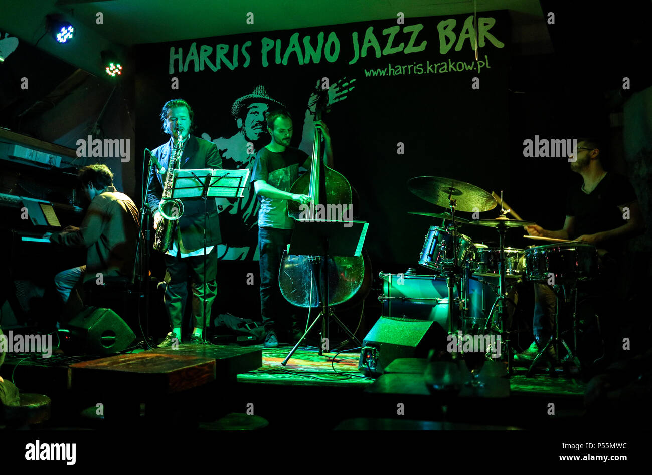 Harris piano bar hi-res stock photography and images - Alamy
