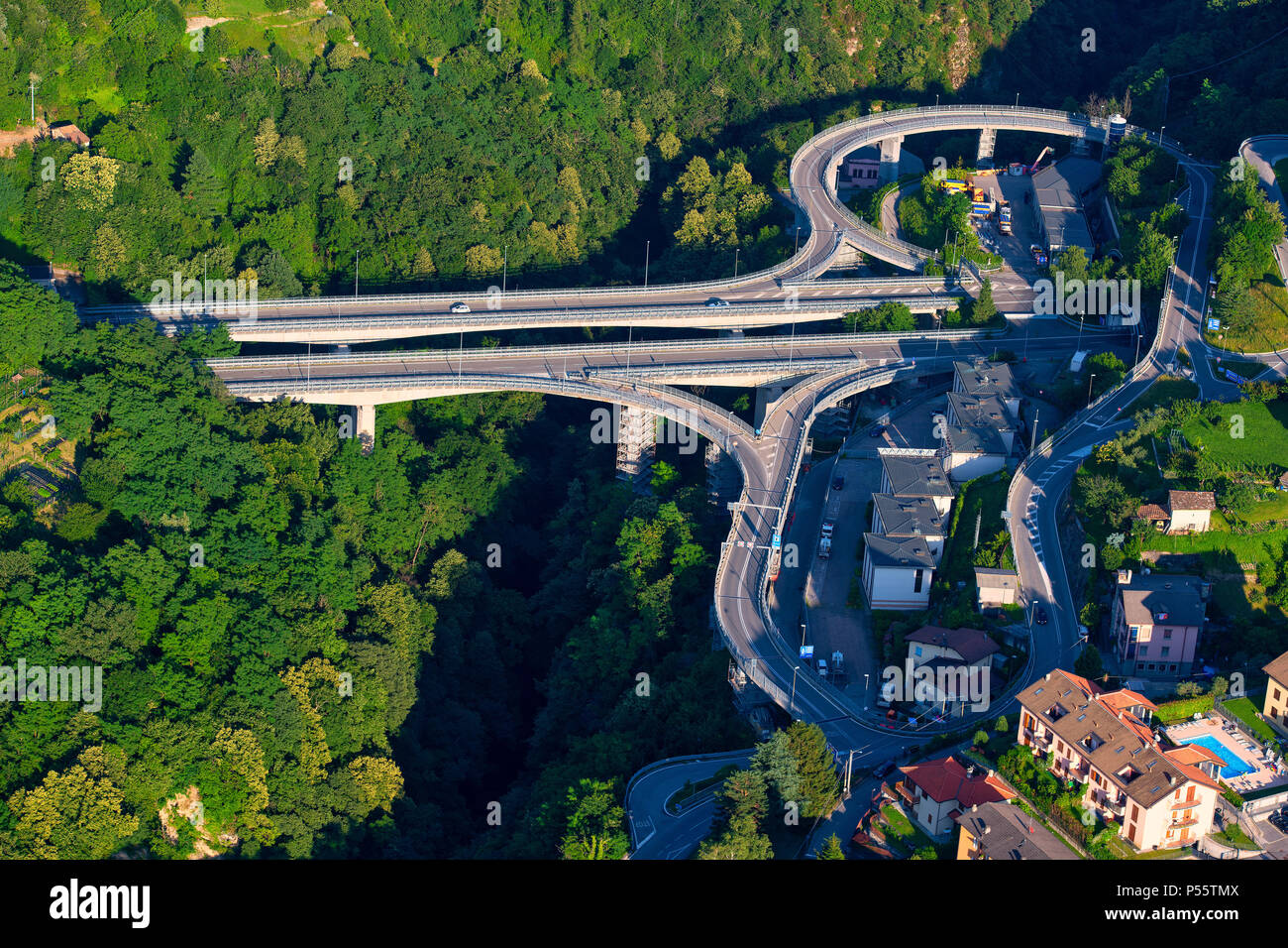 Cross bridges hi-res stock photography and images - Alamy
