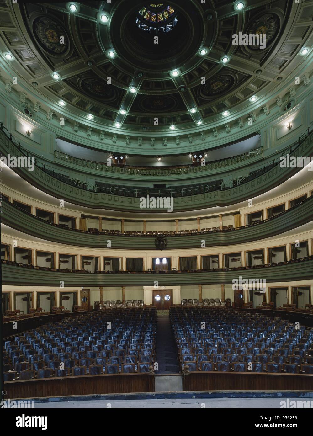sala-de-butacas-y-palcos-del-escenario-del-teatro-perez-galdos-siglo