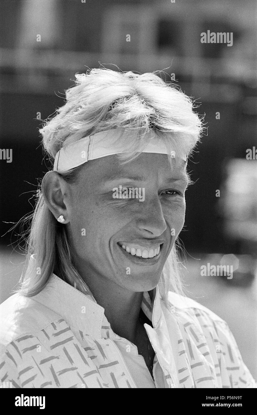 The Women's Singles final of the Dow Classic Tennis Tournament at the Edgbaston Priory Club. Pictured, Martina Navratilova wins the women's singles final. 18th June 1989. Stock Photo