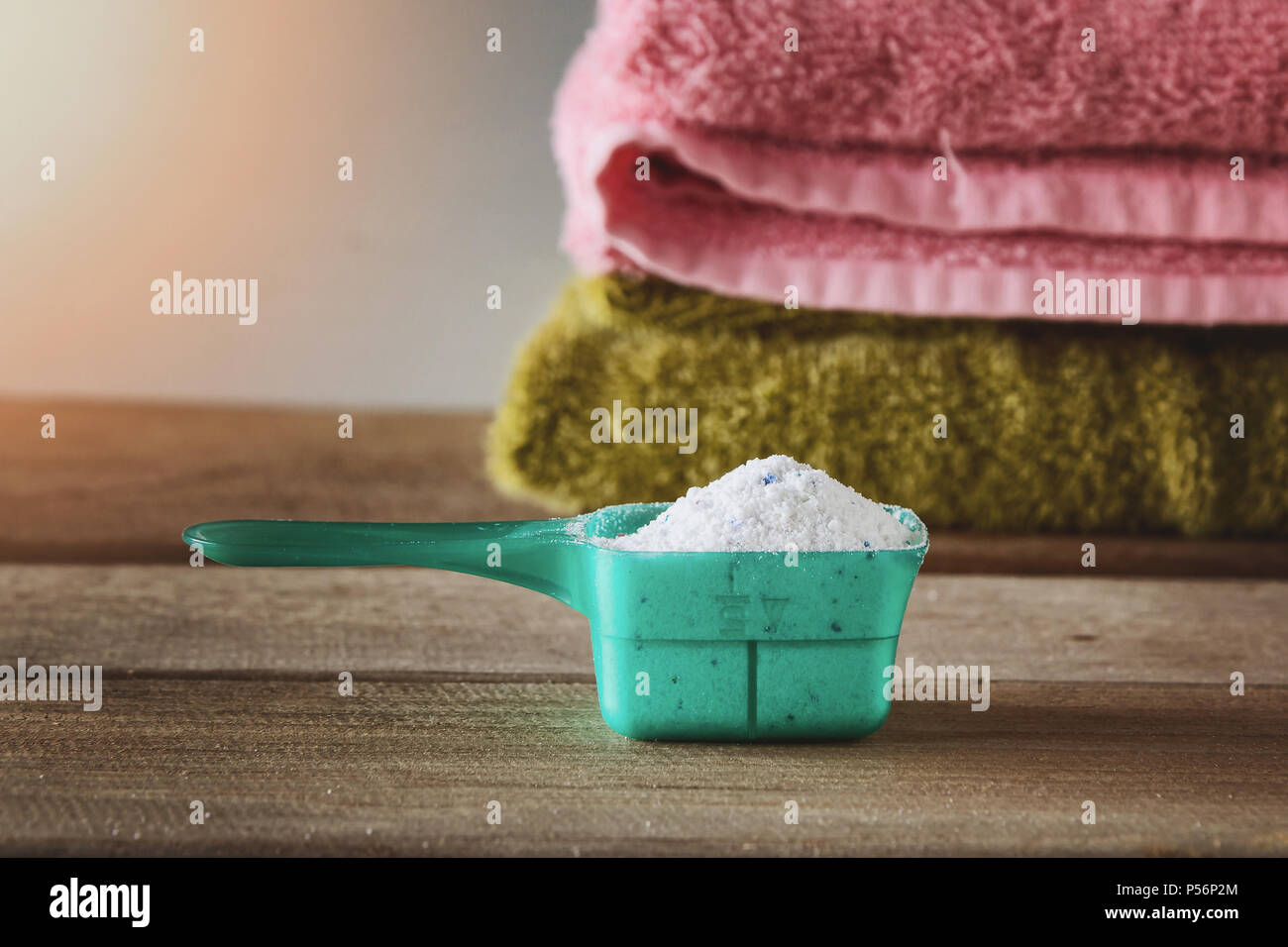 https://c8.alamy.com/comp/P56P2M/detergent-or-washing-powder-in-measuring-spoon-P56P2M.jpg