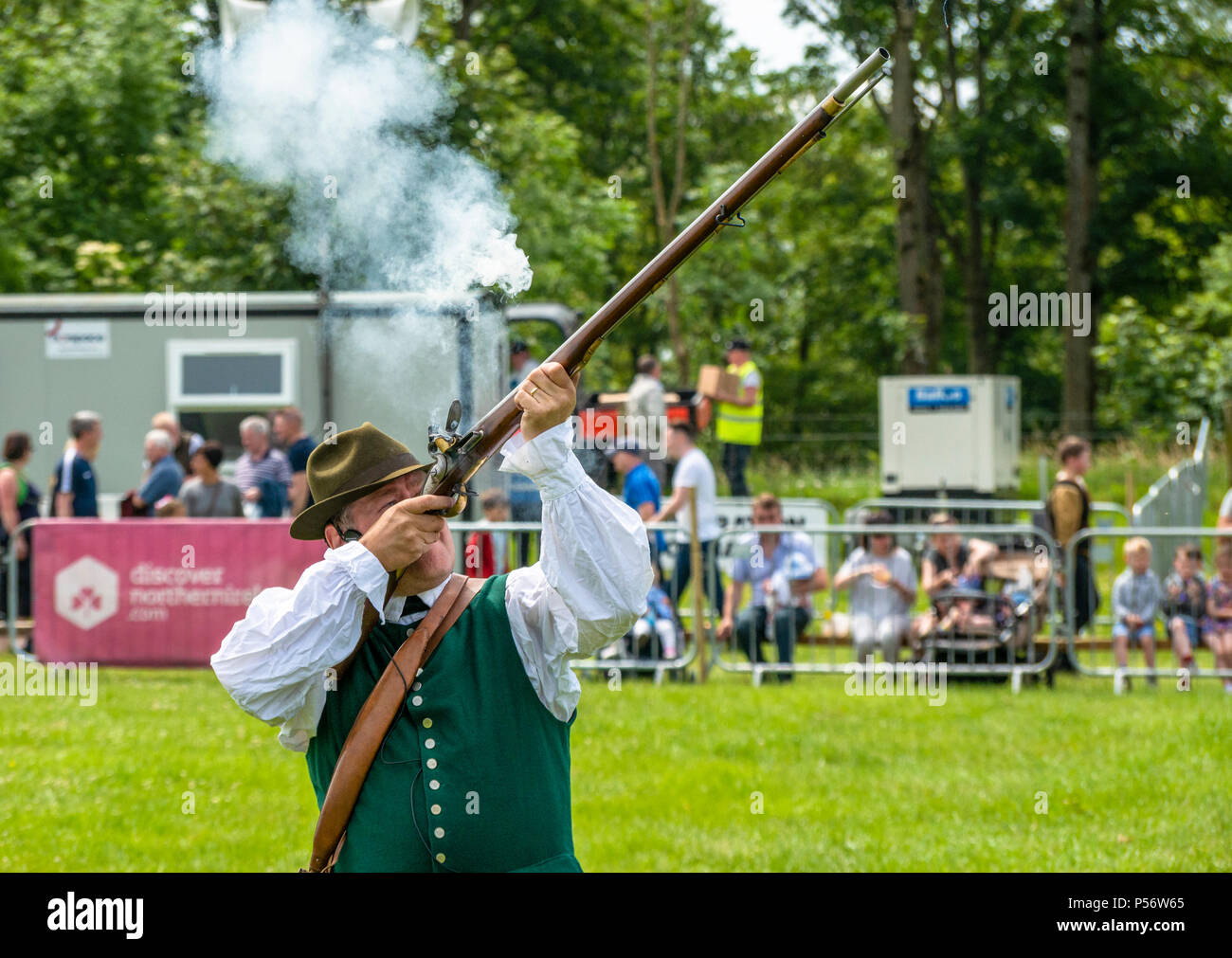 Flintlock Firing Stock Photos & Flintlock Firing Stock Images Alamy
