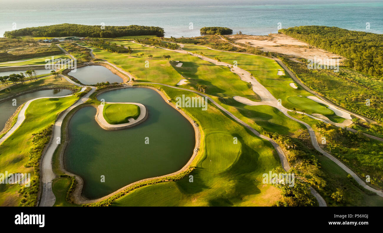 Tropical island green water hires stock photography and images Alamy