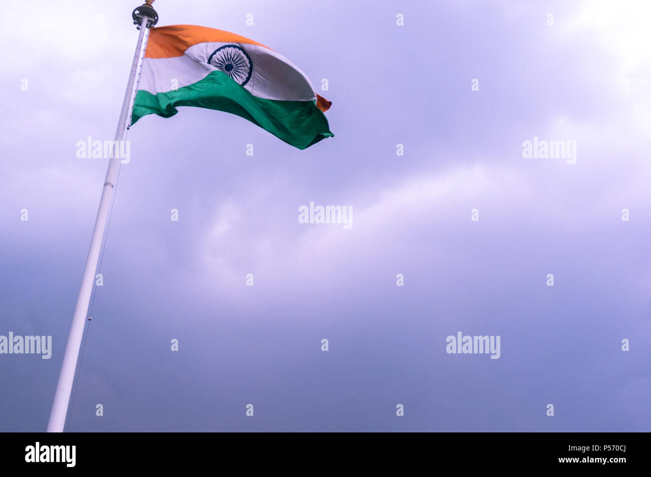 Indian flag and wheel and blue sky hi-res stock photography and images ...