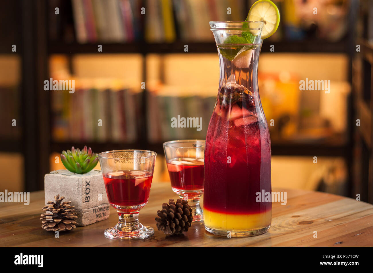 Photobucket Rwetzell Tea Roselle drink flower hi-res stock photography and images - Alamy