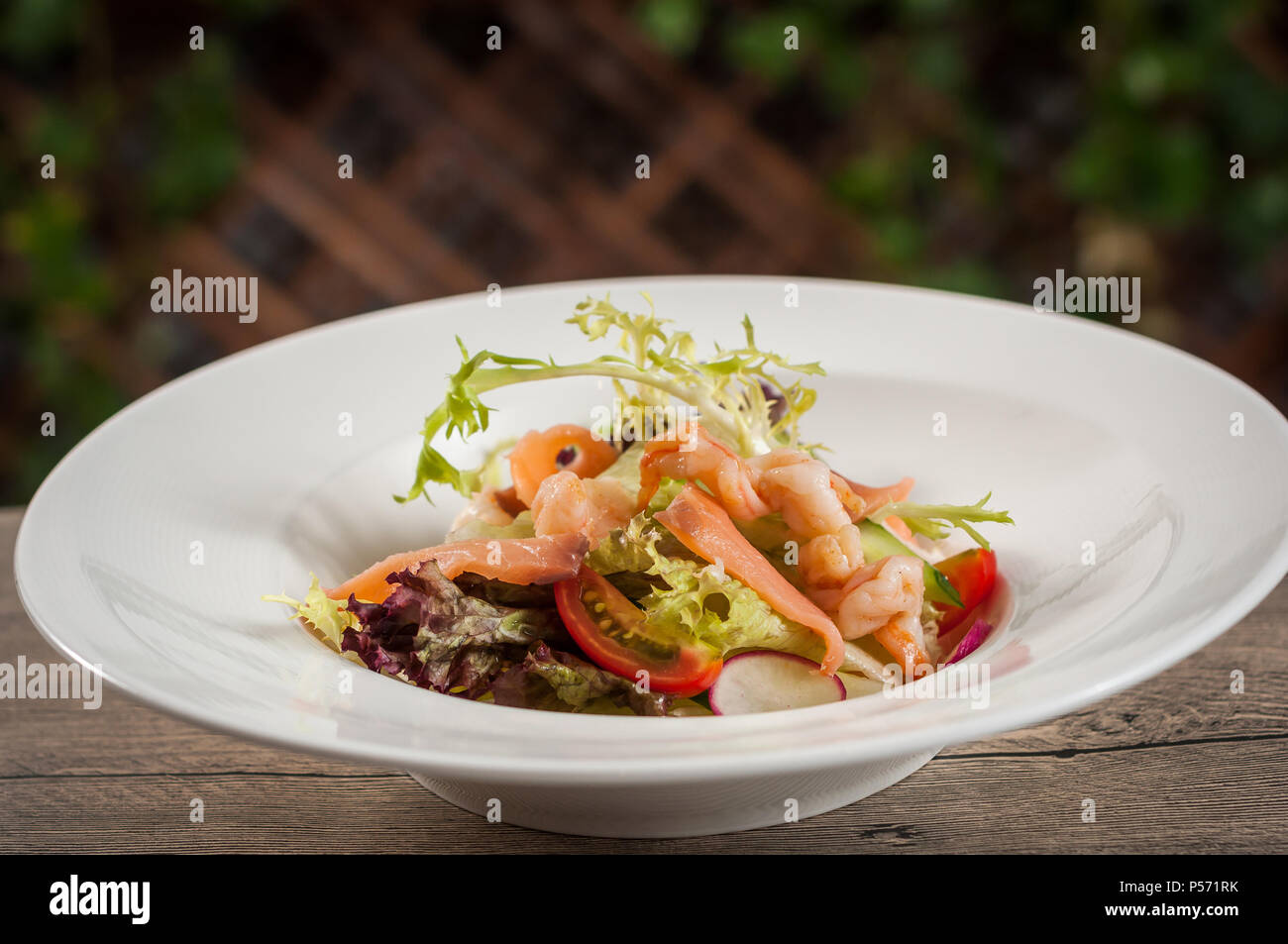 Salmon and shrimp salad Stock Photo - Alamy