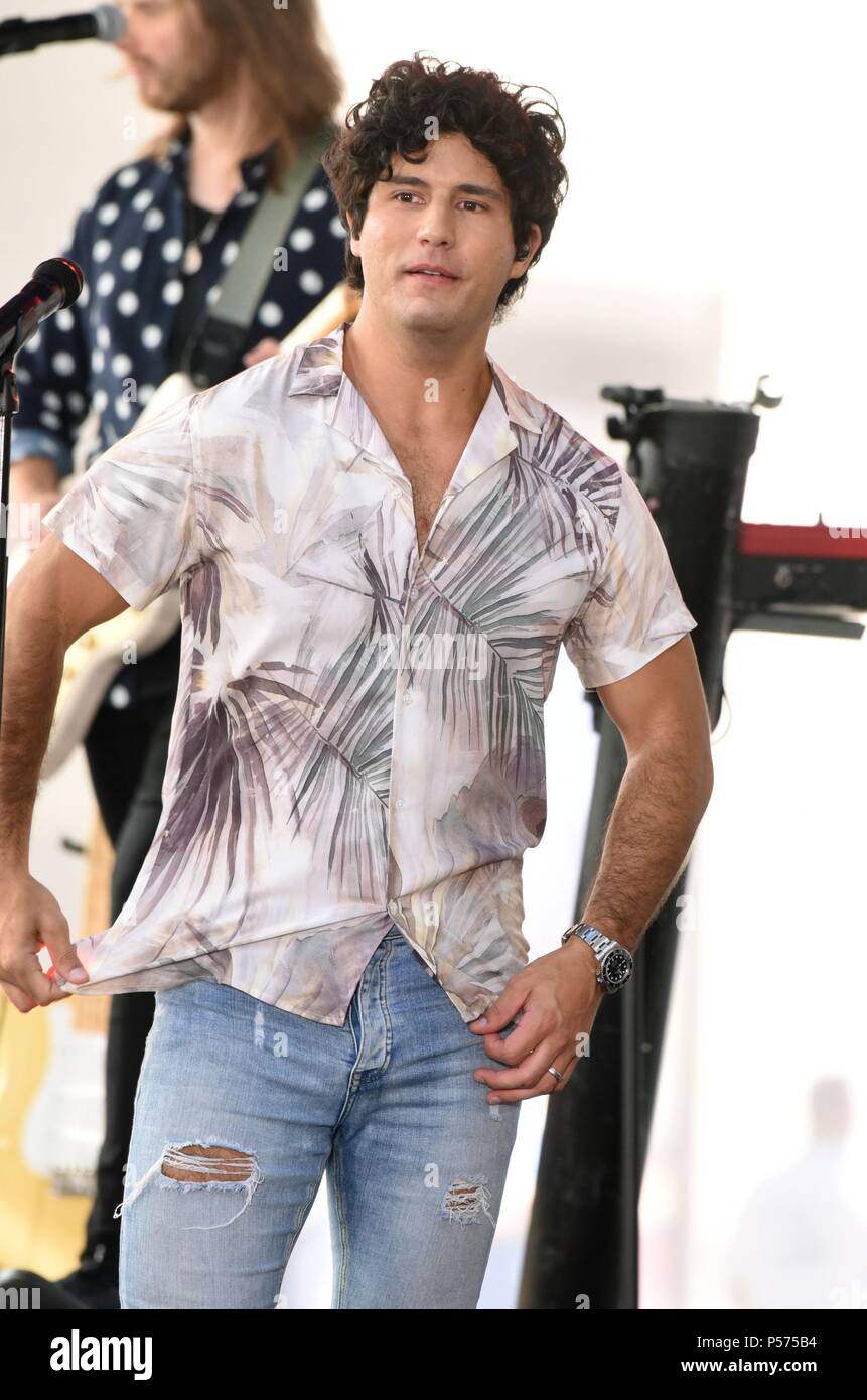 New York, NY, USA. 25th June, 2018. Dan Smyers on stage for Dan Shay in