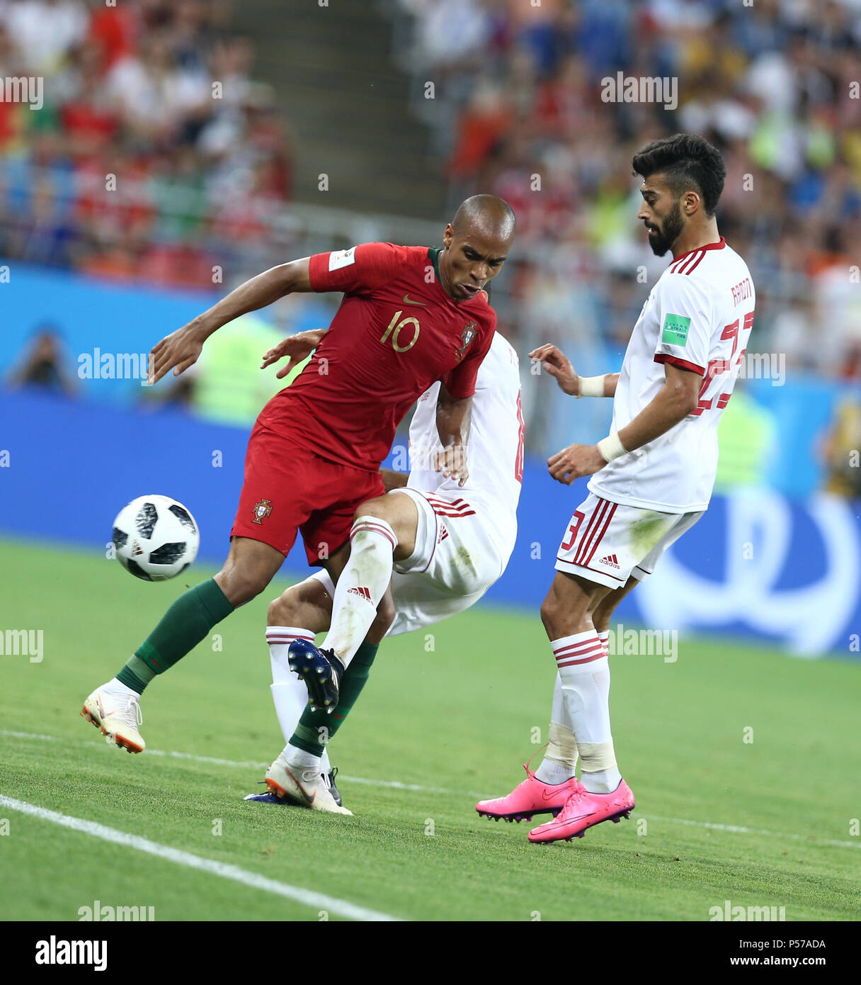 Mordovia Arena, Saransk, Russia,June 25, 2018. JOAVO MARIO of the Portugal Team fierless fighting with the Iranian Opponents.  Portugal survives late surge to advance with 1-1 draw with Iran.  SeshadriSUKUMAR Credit: Seshadri SUKUMAR/Alamy Live News Stock Photo