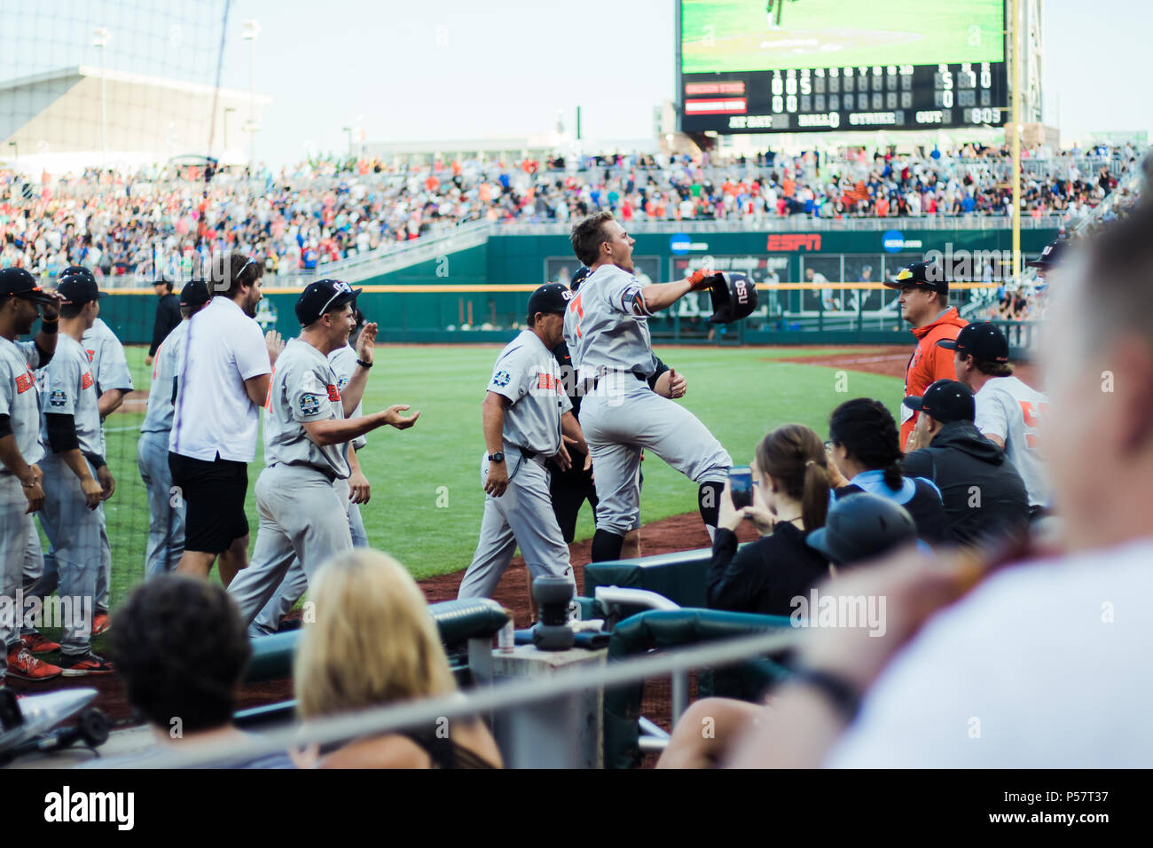 2018 college world series game 2