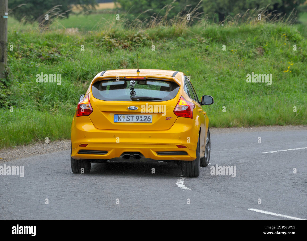 Orange ford focus st hi-res stock photography and images - Alamy
