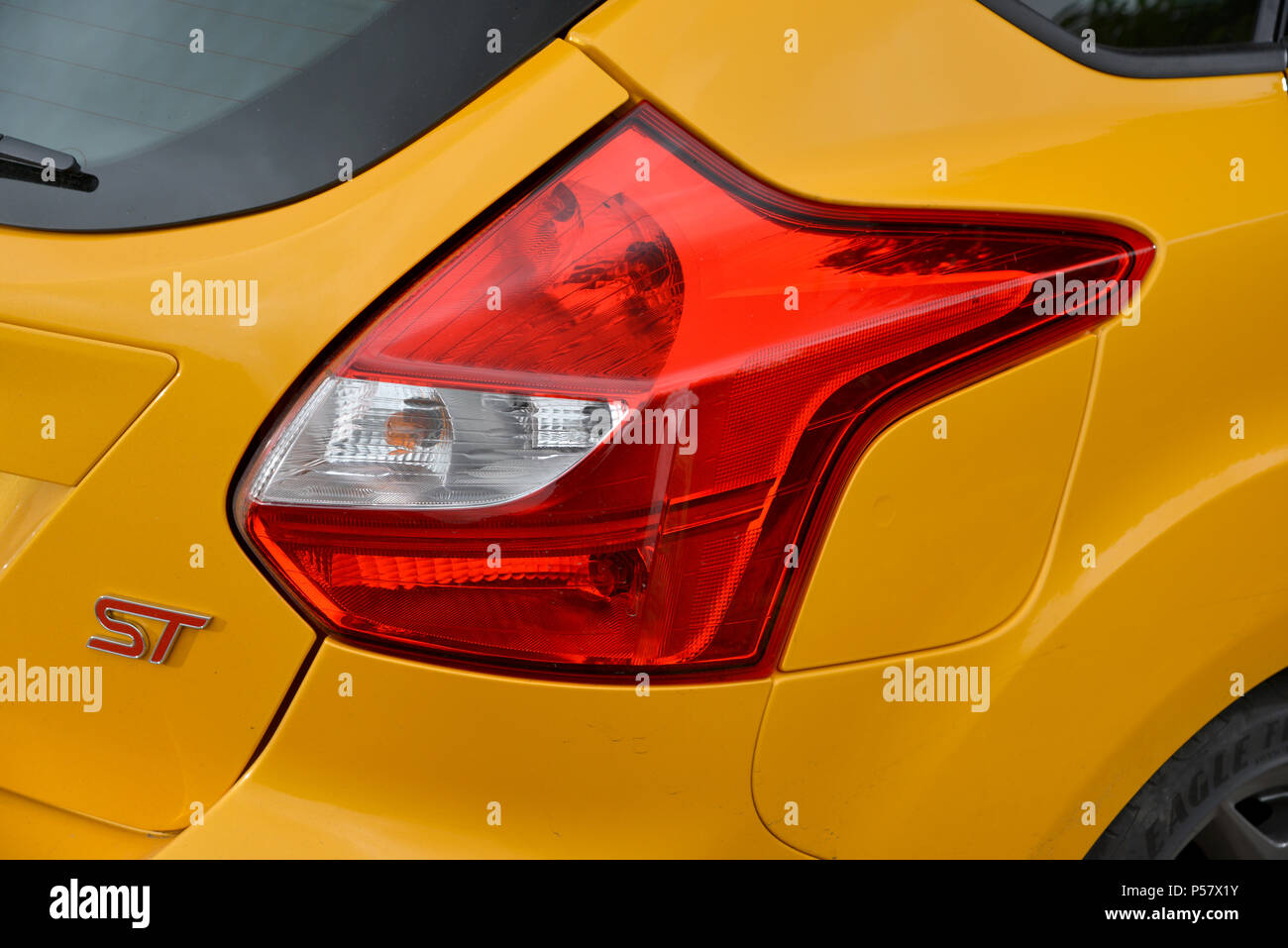 Orange ford focus st hi-res stock photography and images - Alamy