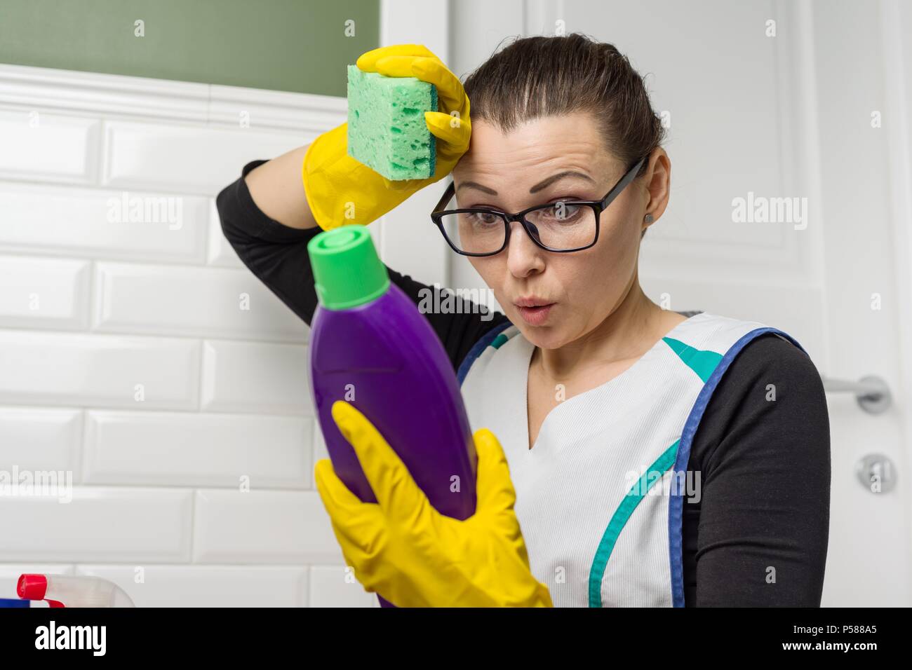 Cleaning instructions hires stock photography and images Alamy