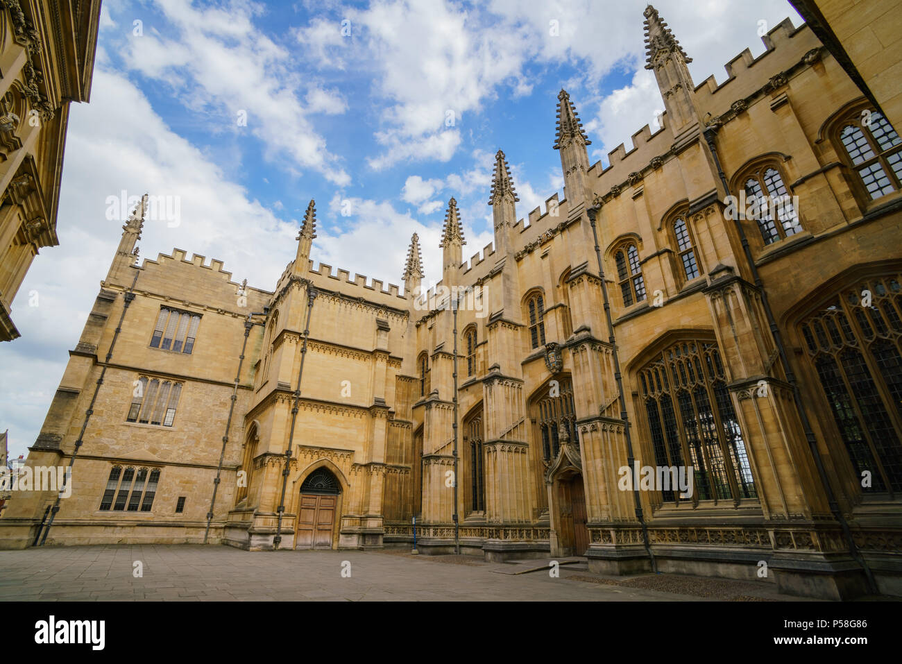 Divinity school oxford harry potter hi-res stock photography and images ...