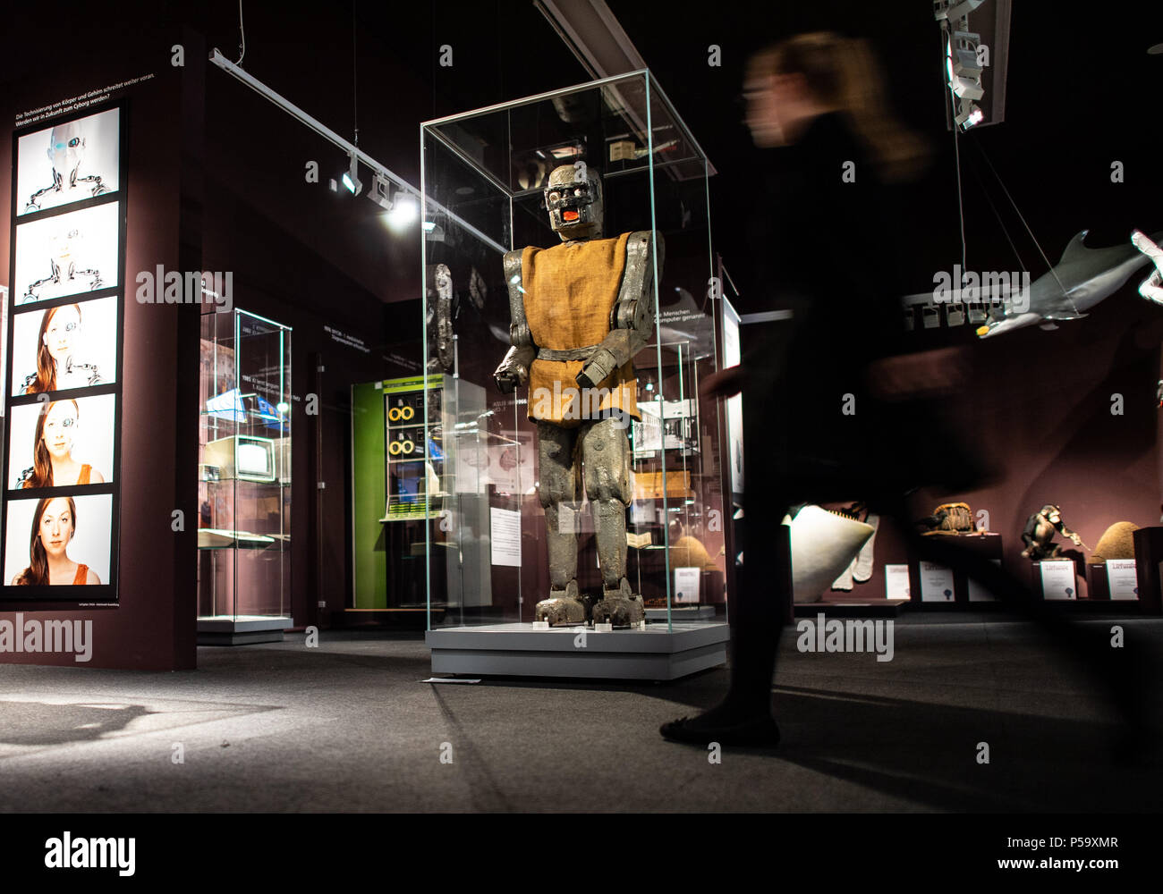 Germany, Muenster. 26th June, 2018. The robot MM7 Selector at the exhibition opening of 'Das Gehirn - Intelligenz, Bewusstsein, Gefühl' (lit. 'The Brain - Intelligence, Consciousness and Feelings') at the LWL Museum for Natural Sciences. The builder of the robot, Scholz-Nauendorff, created it between 1957 and 1958. Credit: Guido Kirchner/dpa/Alamy Live News Stock Photo