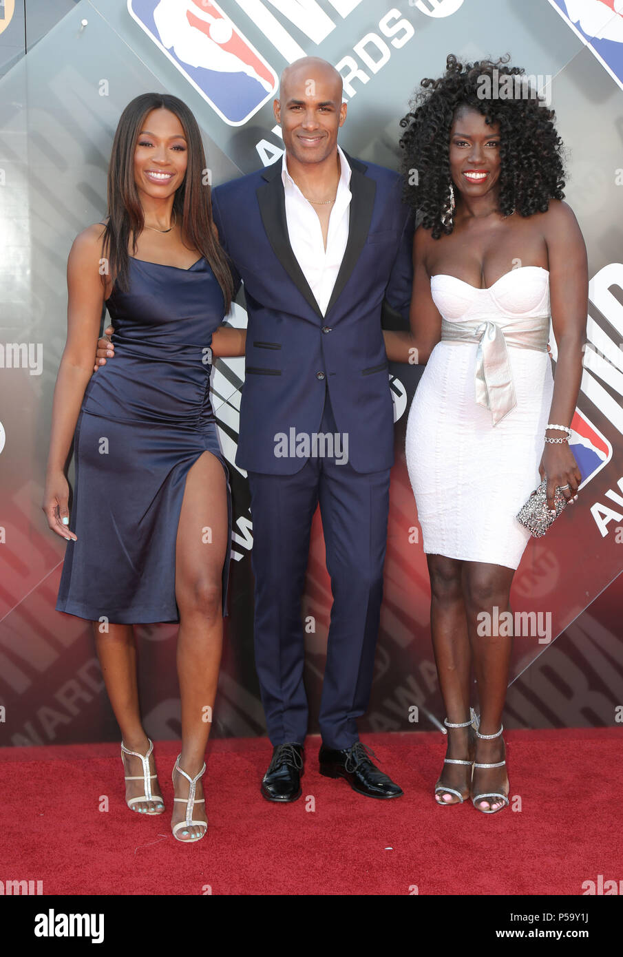 U.S. 25th June, 2018. 25 June 2018 - Santa Monica, California - Bozoma  Saint John, Cari Champion, Boris Kodjoe. 2018 NBA Awards held at Barker  Hangar. Photo Credit: PMA/AdMedia Credit: Pma/AdMedia/ZUMA Wire/Alamy