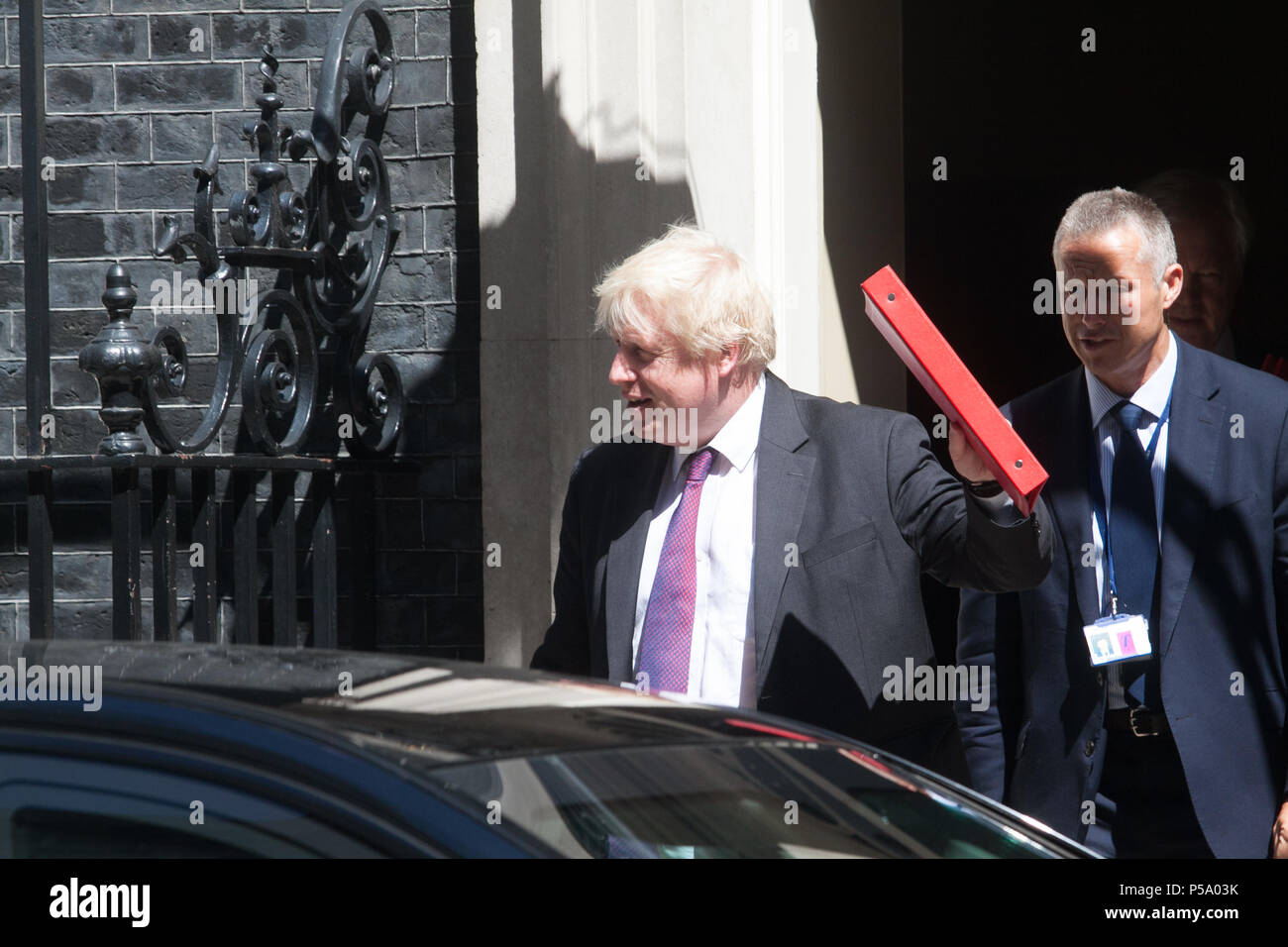 London. 26th June 2018. Boris Johnson MP Secretary of State for Foreign and Commonwealth Affairs leaves Downing Street after the weekly cabinet meeting Credit: amer ghazzal/Alamy Live News Stock Photo