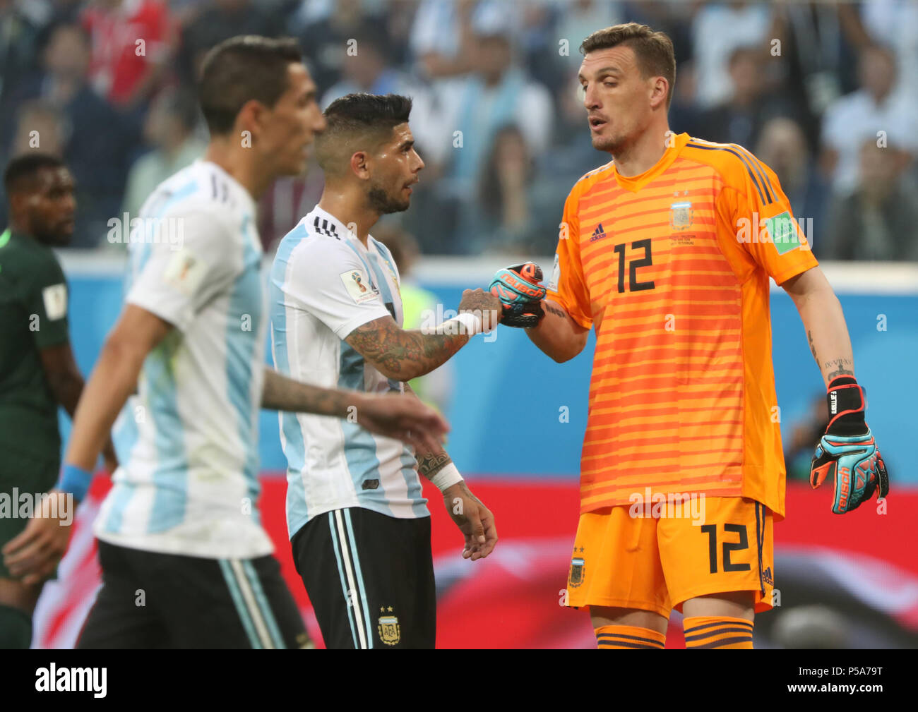 Moscow, Russia. 26th June, 2018. Soccer, World Cup 2018, Preliminary round, Group D, 3rd game day, Nigeria vs Argentina at the St. Petersburg Stadium: Argentina's goalkeeper Franco Armani (R) in action. Credit: Cezaro De Luca/dpa/Alamy Live News Stock Photo