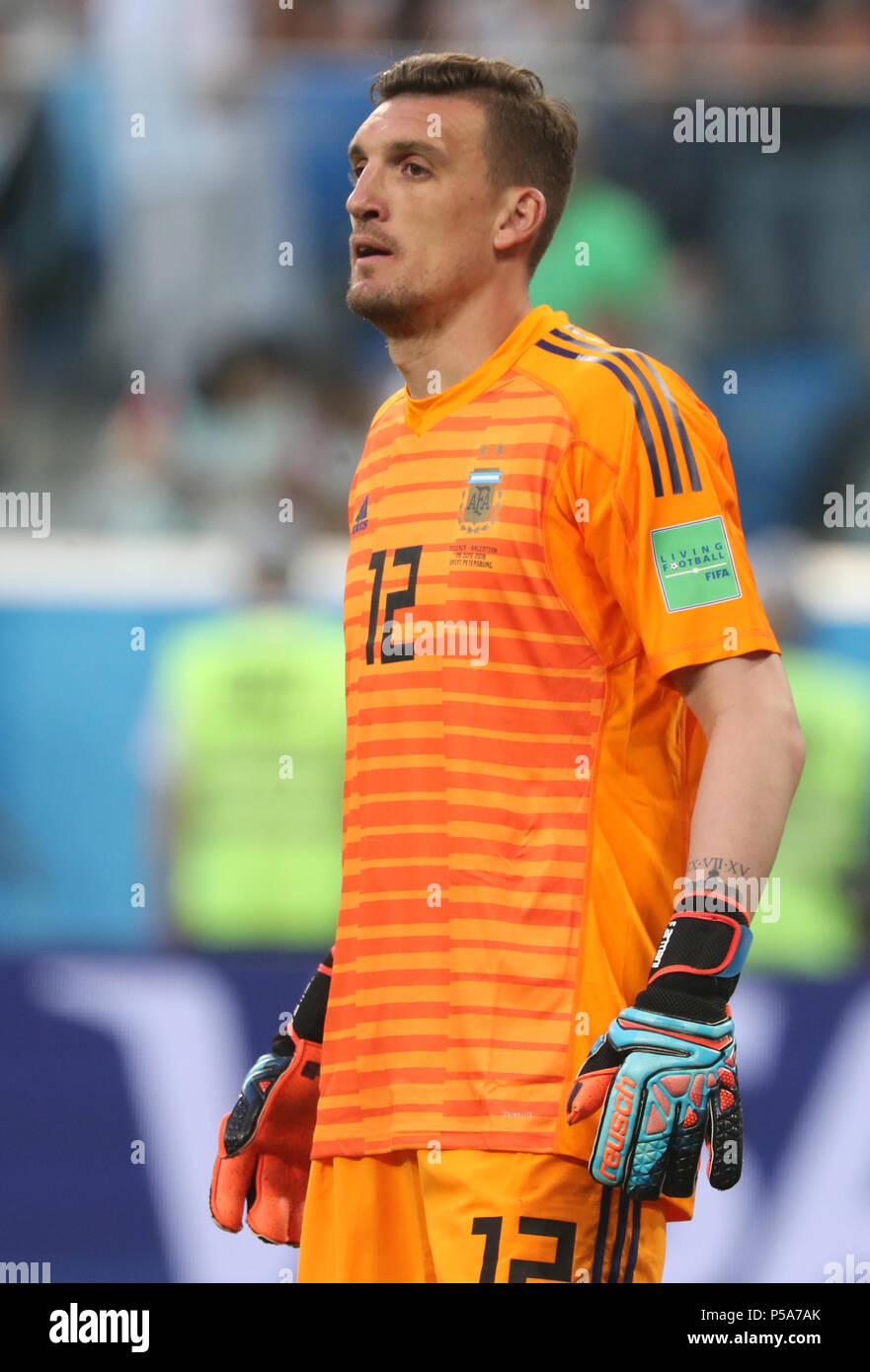 Moscow, Russia. 26th June, 2018. Soccer, World Cup 2018, Preliminary round, Group D, 3rd game day, Nigeria vs Argentina at the St. Petersburg Stadium: Argentina's goalkeeper Franco Armani in action. Credit: Cezaro De Luca/dpa/Alamy Live News Stock Photo
