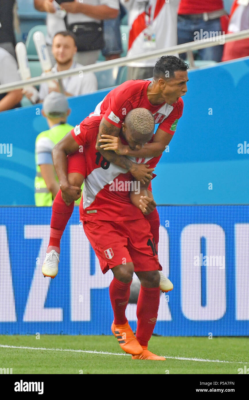 Sochi, Russland. 26th June, 2018. goaljubel Andre CARRILLO (PER) with Renato TAPIA (PER, above), after goal 0-1, action, jubilation, joy, enthusiasm, Australia (AUS) - Peru (PER) 0-2, preliminary round, group C, match 38, on 26.06.2018 in SOCHI, Fisht Olymipic Stadium. Football World Cup 2018 in Russia from 14.06. - 15.07.2018. | usage worldwide Credit: dpa/Alamy Live News Stock Photo