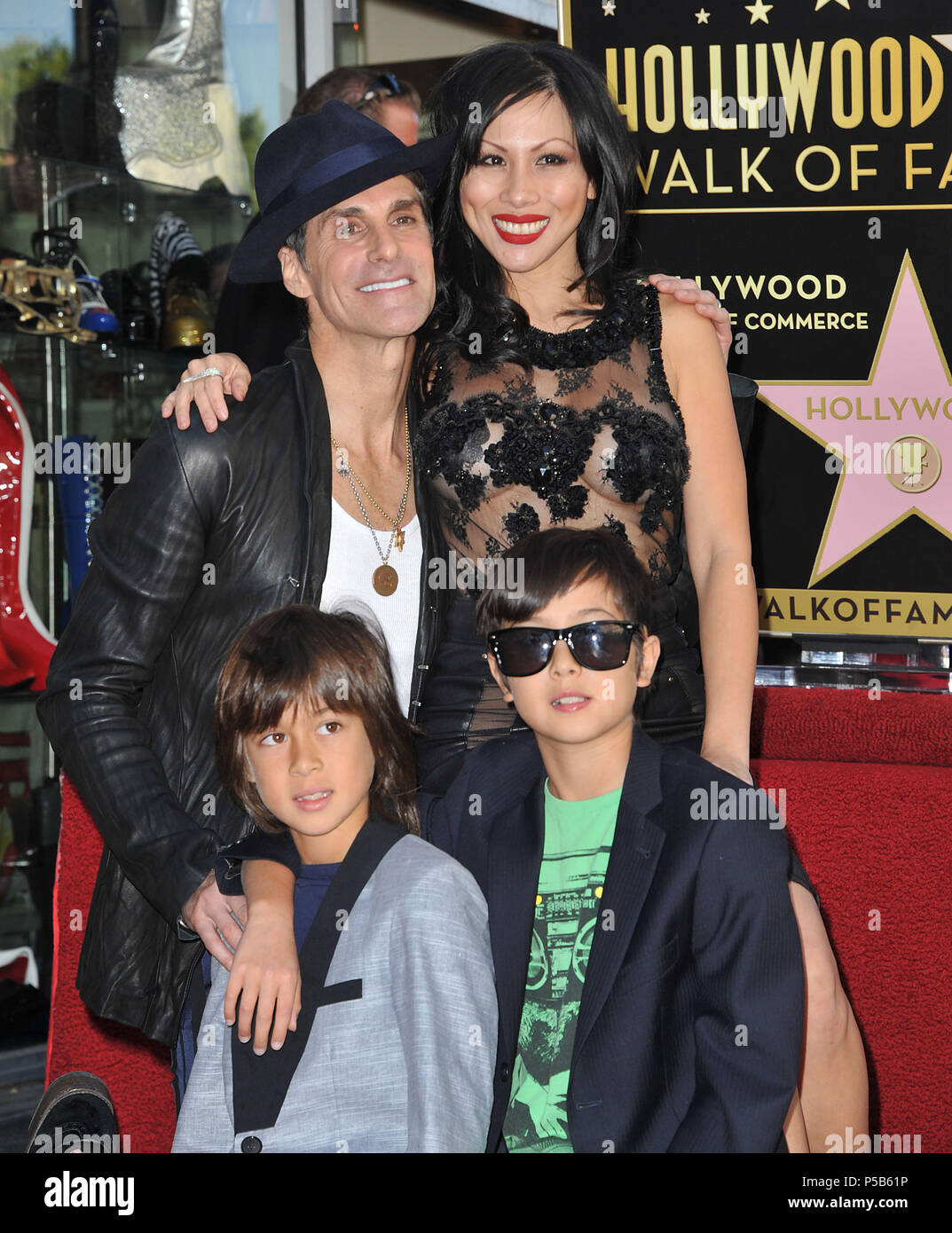 Perry Farrell Stock Photos & Perry Farrell Stock Images - Page 2 - Alamy