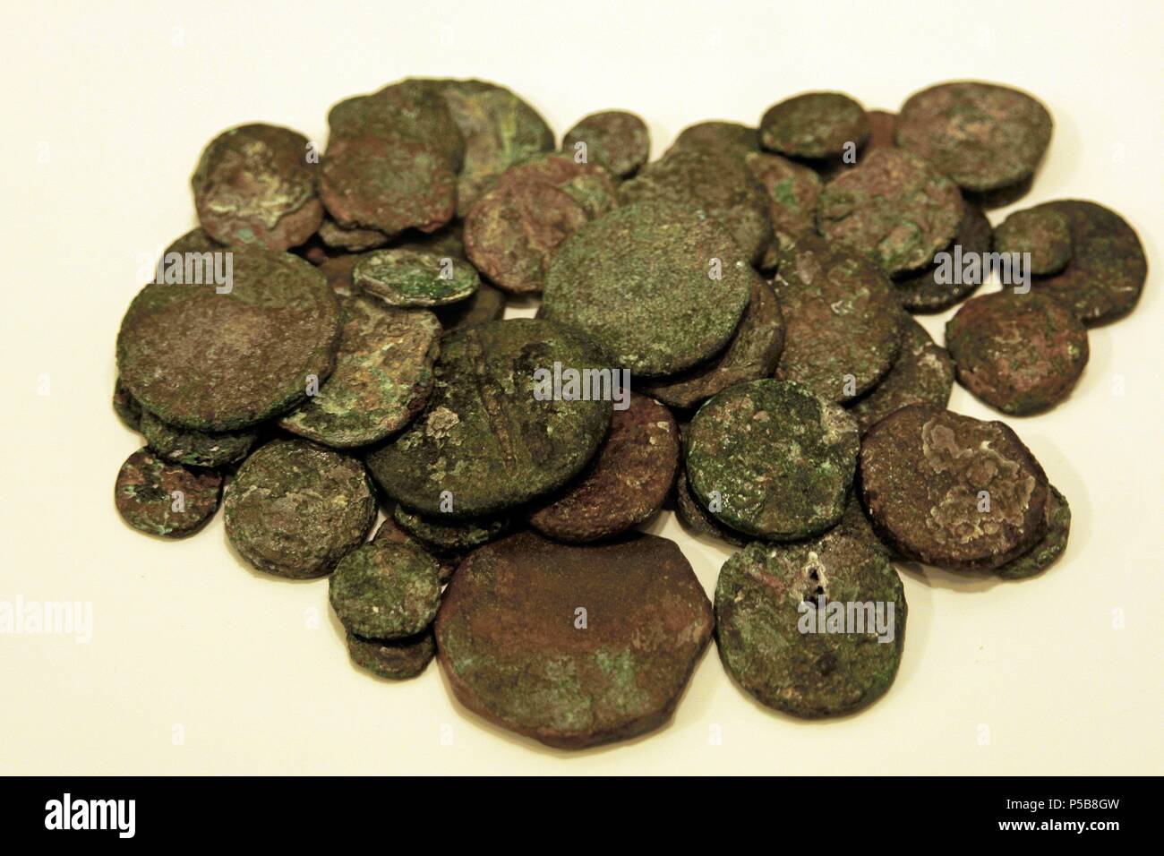 Objetos de bronce hi-res stock photography and images - Alamy