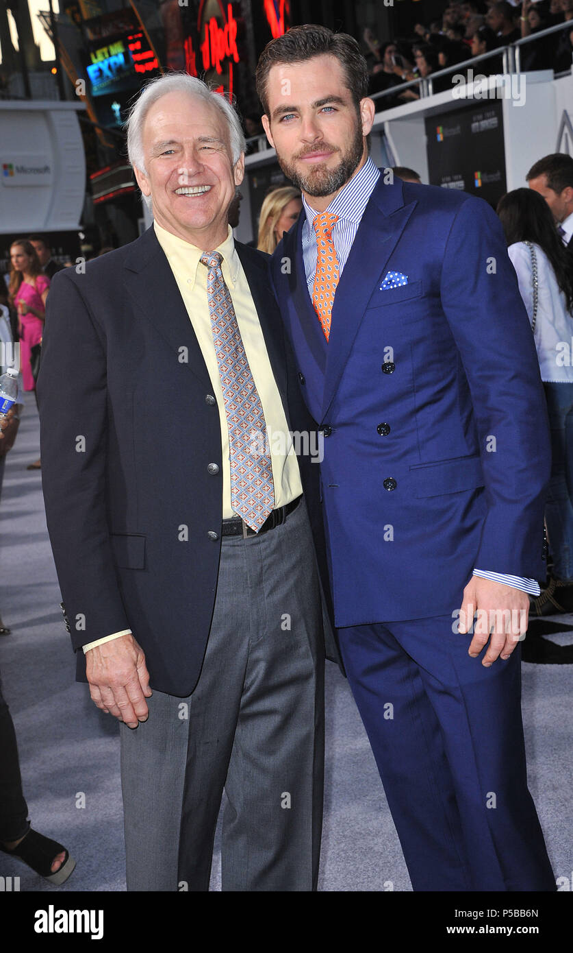 Chris Pine; Robert Pine  arriving at Star Trek Into Darkness Premiere at the Dolby Theatre in Los Angeles.Chris Pine; Robert Pine  ------------- Red Carpet Event, Vertical, USA, Film Industry, Celebrities,  Photography, Bestof, Arts Culture and Entertainment, Topix Celebrities fashion /  Vertical, Best of, Event in Hollywood Life - California,  Red Carpet and backstage, USA, Film Industry, Celebrities,  movie celebrities, TV celebrities, Music celebrities, Photography, Bestof, Arts Culture and Entertainment,  Topix, vertical,  family from from the year , 2013, inquiry tsuni@Gamma-USA.com Husba Stock Photo