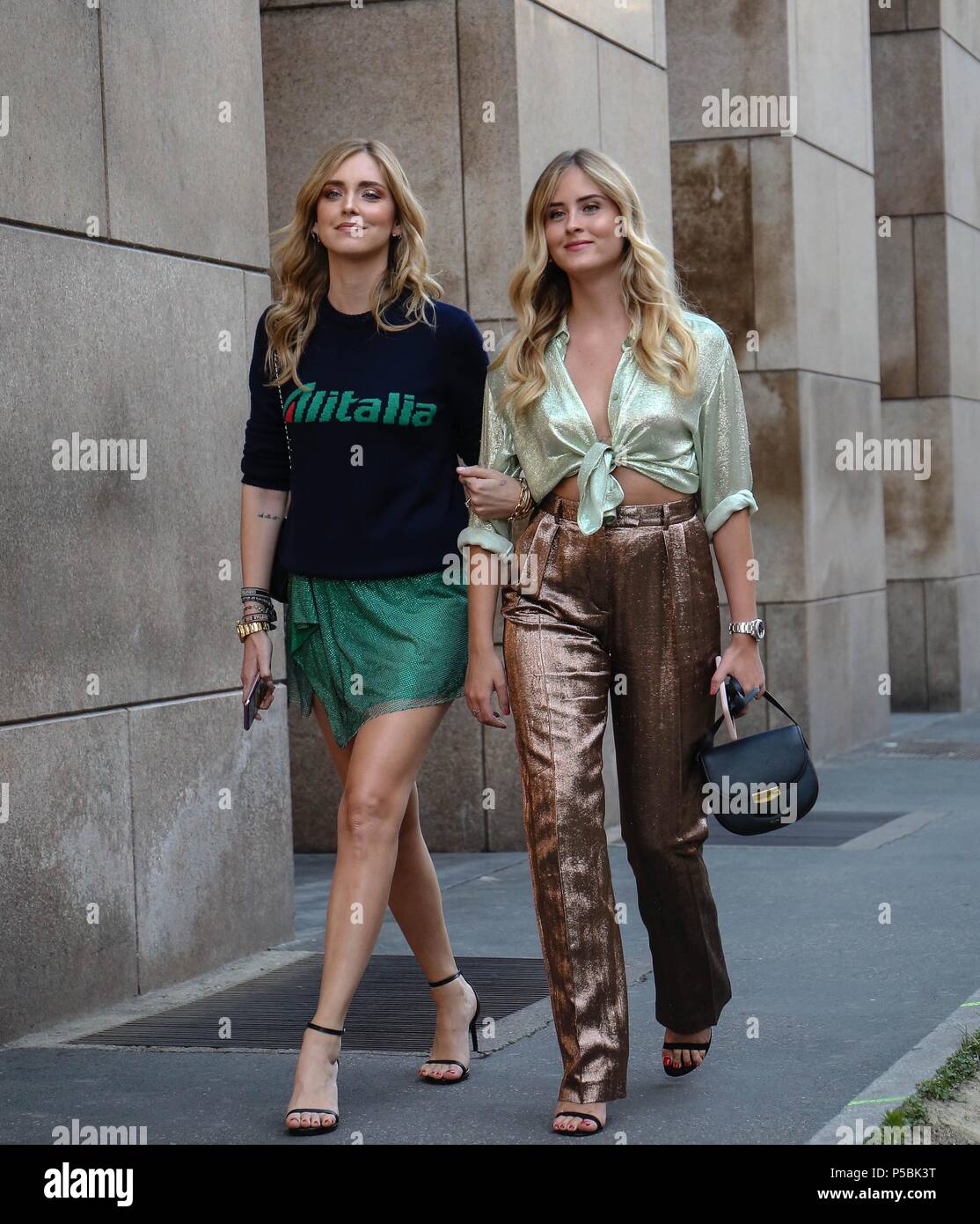 Milan, Italy. 15th June, 2018. MILAN- 15 June 2018 Chiara Ferragni and Valentina  Ferragni on the street during the Milan Fashion Week Credit: Mauro Del  Signore/Pacific Press/Alamy Live News Stock Photo - Alamy