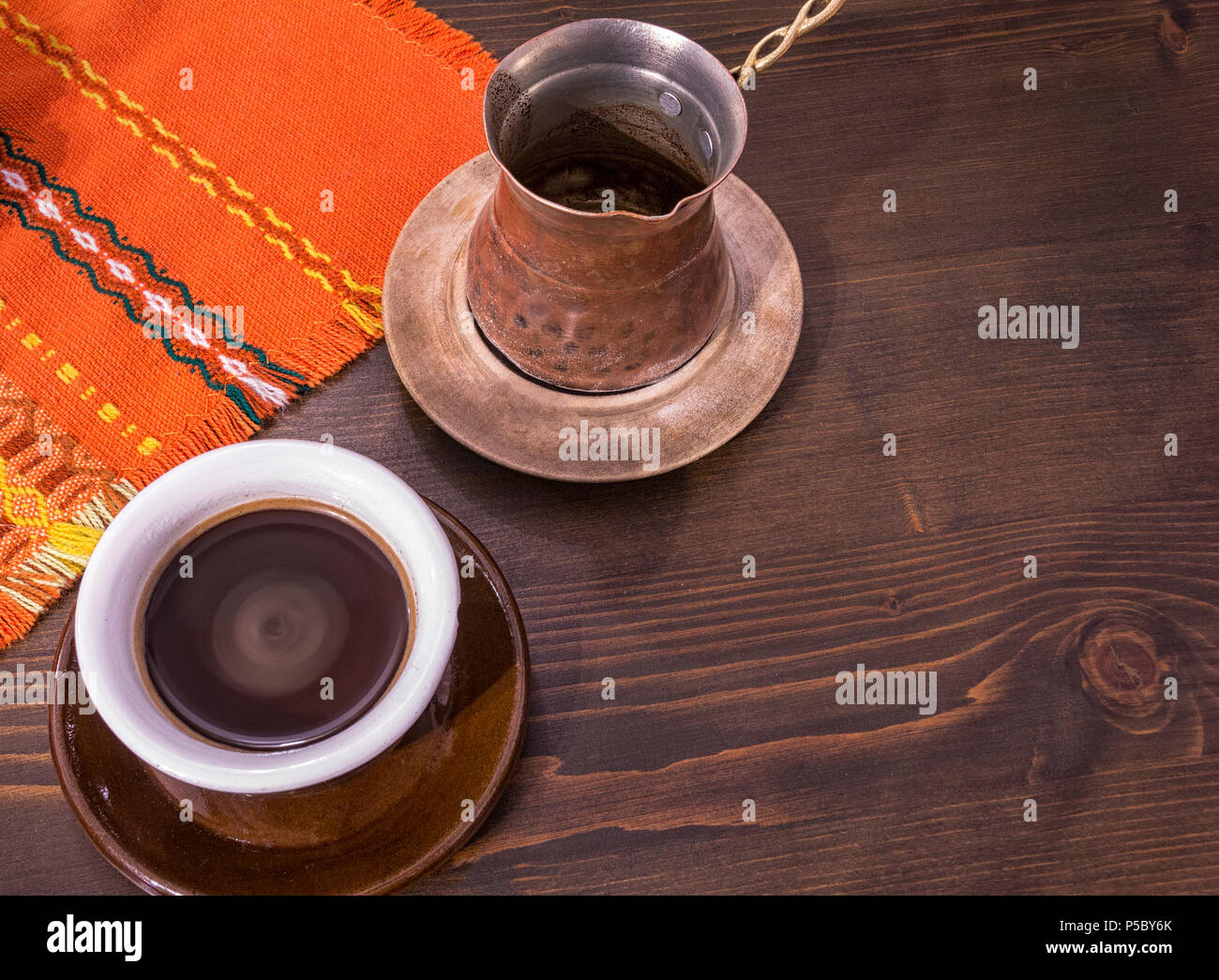 Ser table hi-res stock photography and images - Alamy