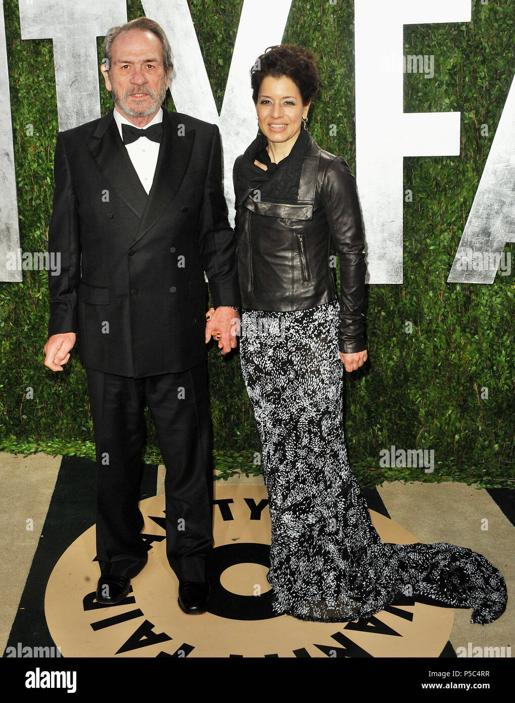 Tommy Lee Jones and wife  at the Vanity Fair 2013 Oscar party at the Sunset Tower in Los Angeles.Tommy Lee Jones and wife  ------------- Red Carpet Event, Vertical, USA, Film Industry, Celebrities,  Photography, Bestof, Arts Culture and Entertainment, Topix Celebrities fashion /  Vertical, Best of, Event in Hollywood Life - California,  Red Carpet and backstage, USA, Film Industry, Celebrities,  movie celebrities, TV celebrities, Music celebrities, Photography, Bestof, Arts Culture and Entertainment,  Topix, vertical,  family from from the year , 2013, inquiry tsuni@Gamma-USA.com Husband and w Stock Photo