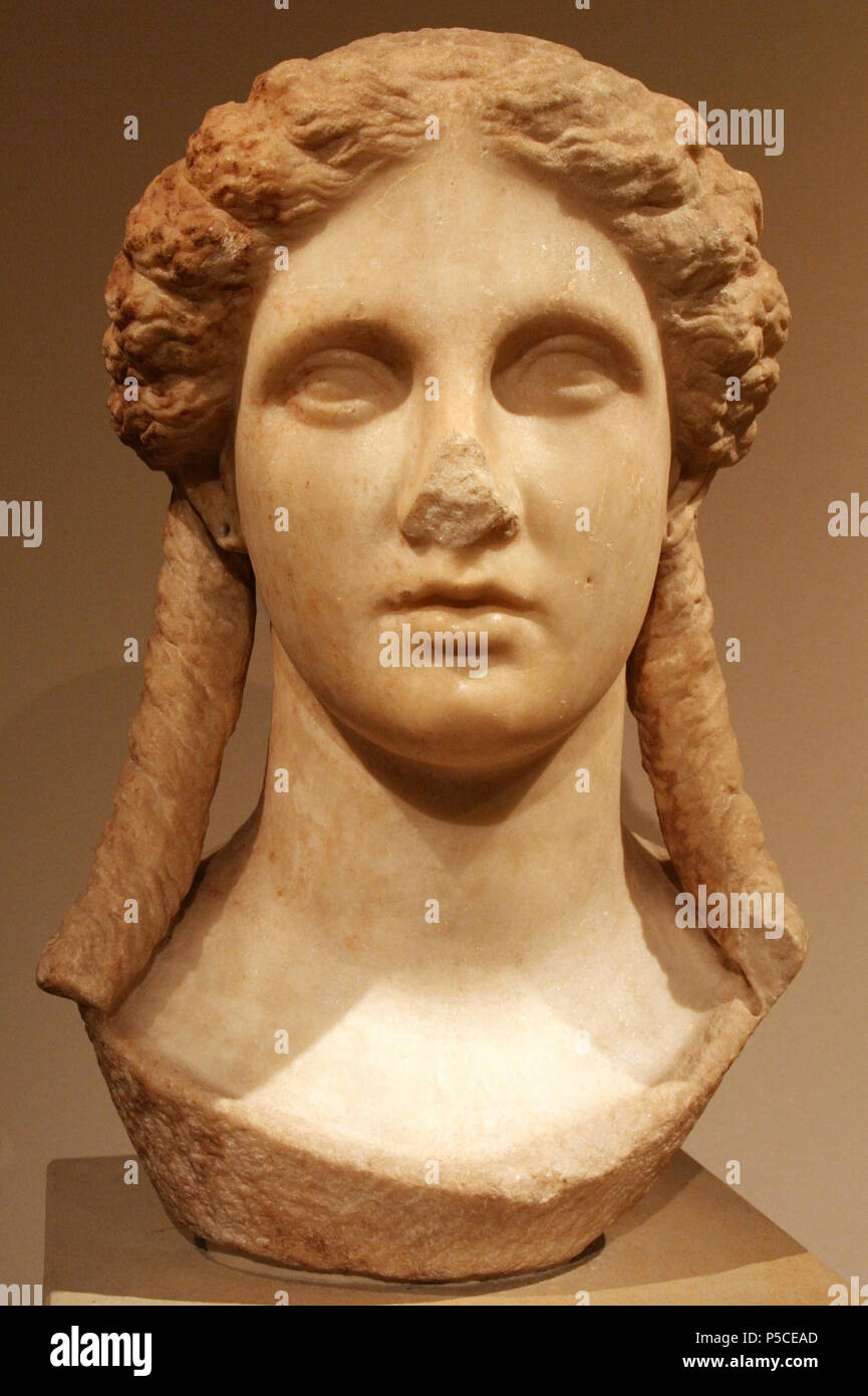 Head of Artemis or Apollo  circa 330 - 300 BC. N/A 89 Altes Museum - Kopf der Artemis oder des Apollon Stock Photo