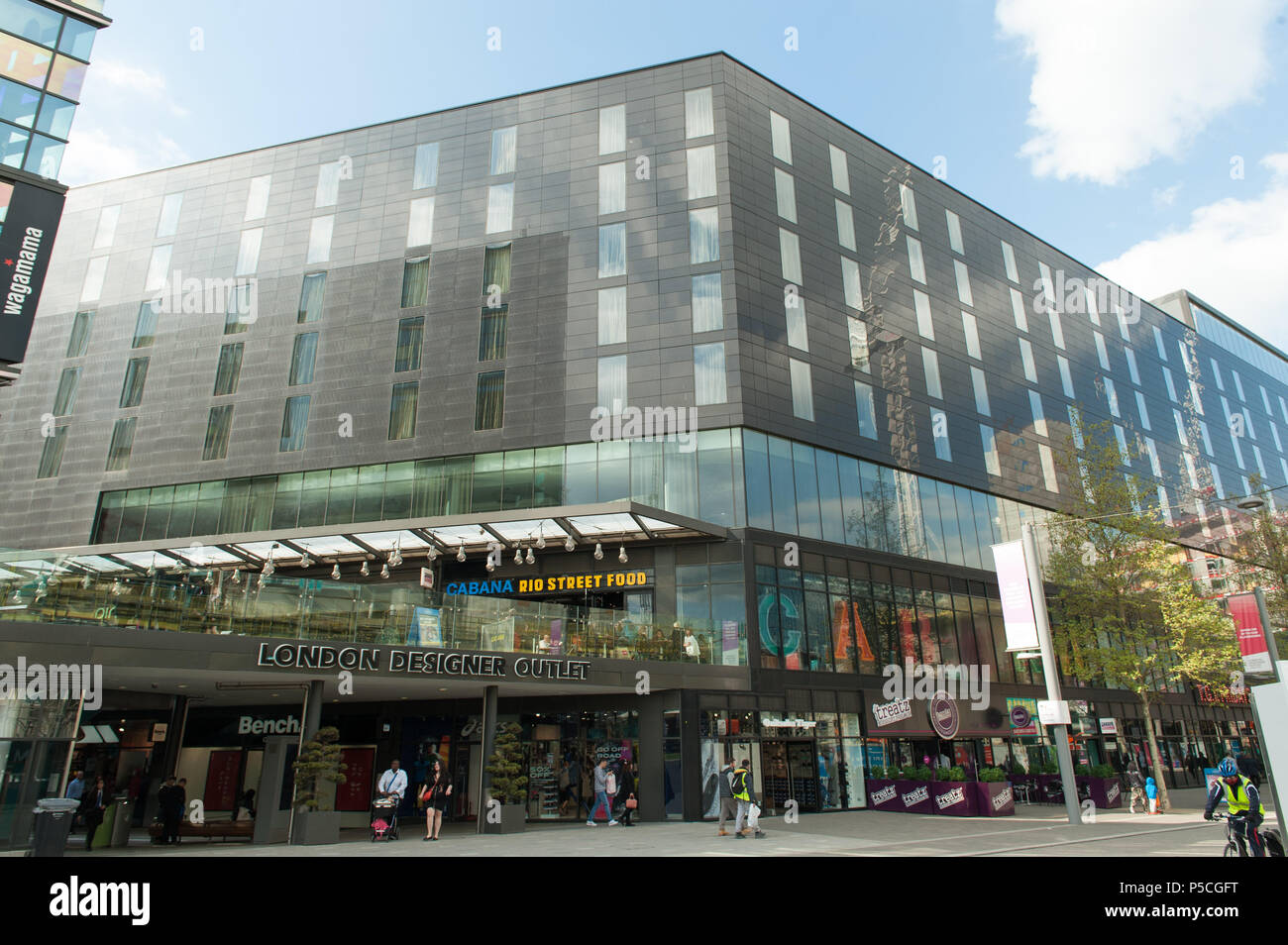Burberry outlet wembley top