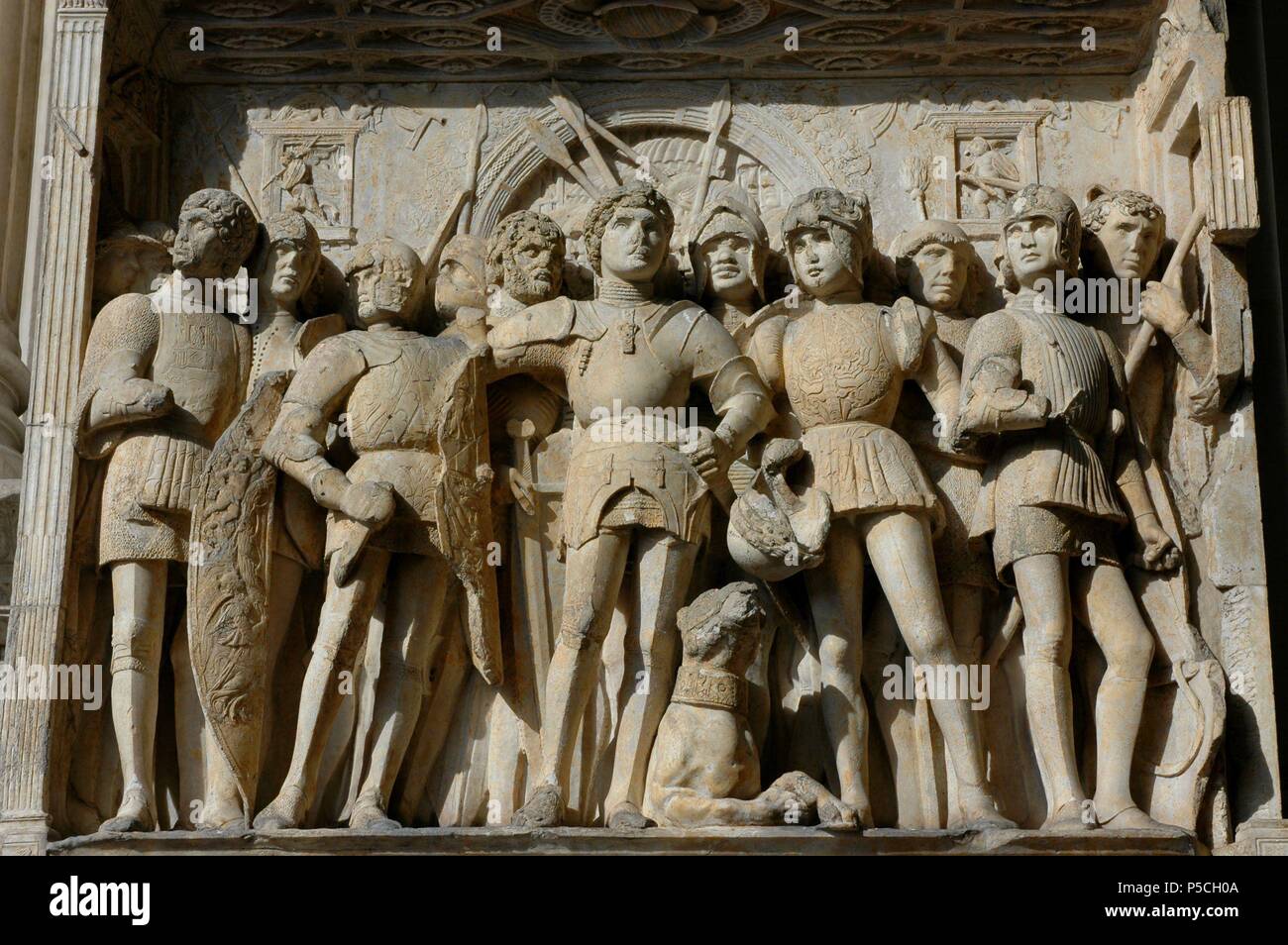 BAJORRELIEVE DEL INTRADOS DEL ARCO DE ALFONSO V DE ARAGON - SIGLO XV - RENACIMIENTO ITALIANO. Author: Francesco Laurana (c. 1430-c. 1502). Location: CASTEL NUOVO, NEAPEL, ITALIA. Stock Photo