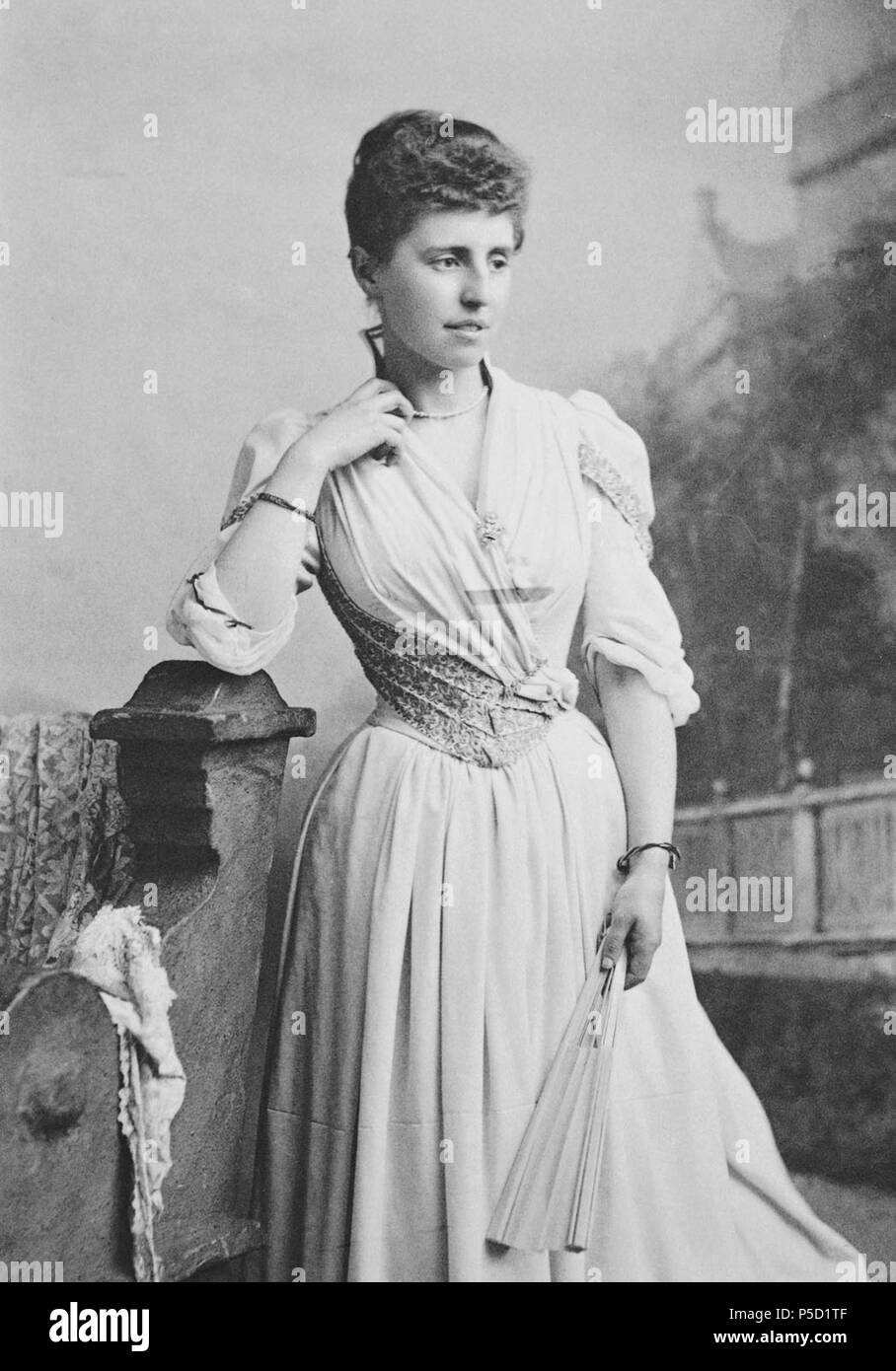 N/A. English: Countess Feodore Gleichen, eldest daughter of Prince and Princess Victor of Hohenlohe . 1890. Unknown 552 Feodore Gleichen Stock Photo