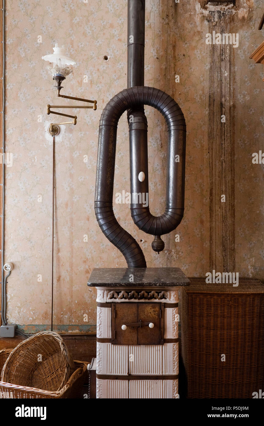 Antique wood burning stove hi-res stock photography and images - Alamy