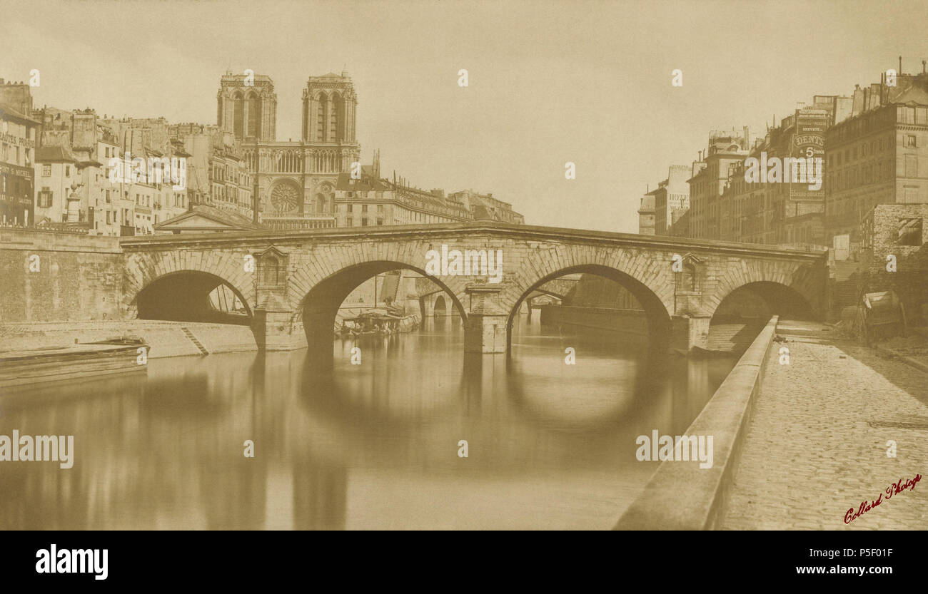 Vue de l’ancien pont Saint-Michel, prise le 12 mai 1857, jour où la circulation est complètement interdite. 12 May 1857. N/A 151 Auguste-Hippolyte Collard, Ancien pont Saint-Michel, 1857 Stock Photo