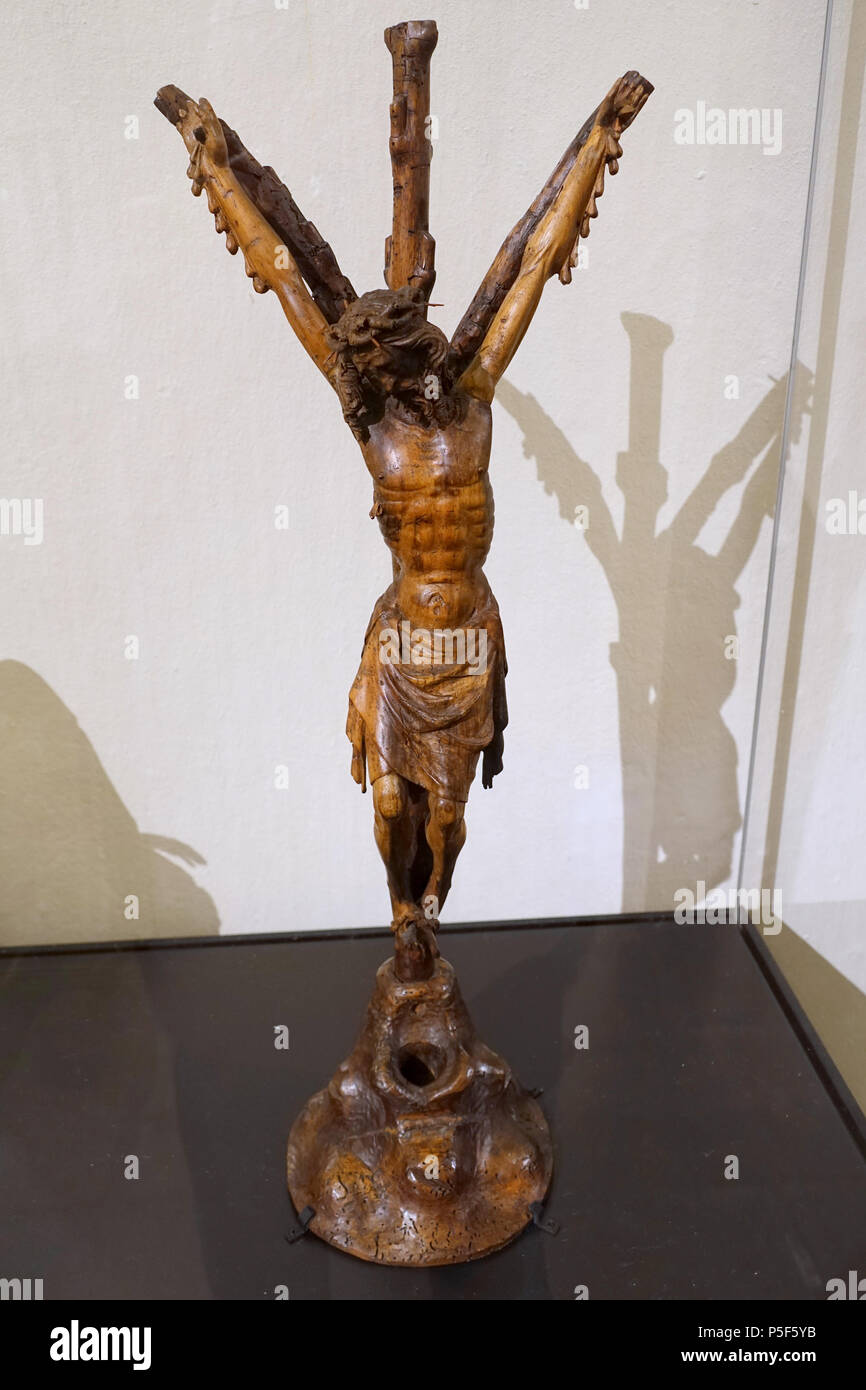 343 Christ on the Cross, Cologne, c. 1390-1400, walnut, beech - Museum Schnütgen - Cologne, Germany - DSC00064 Stock Photo