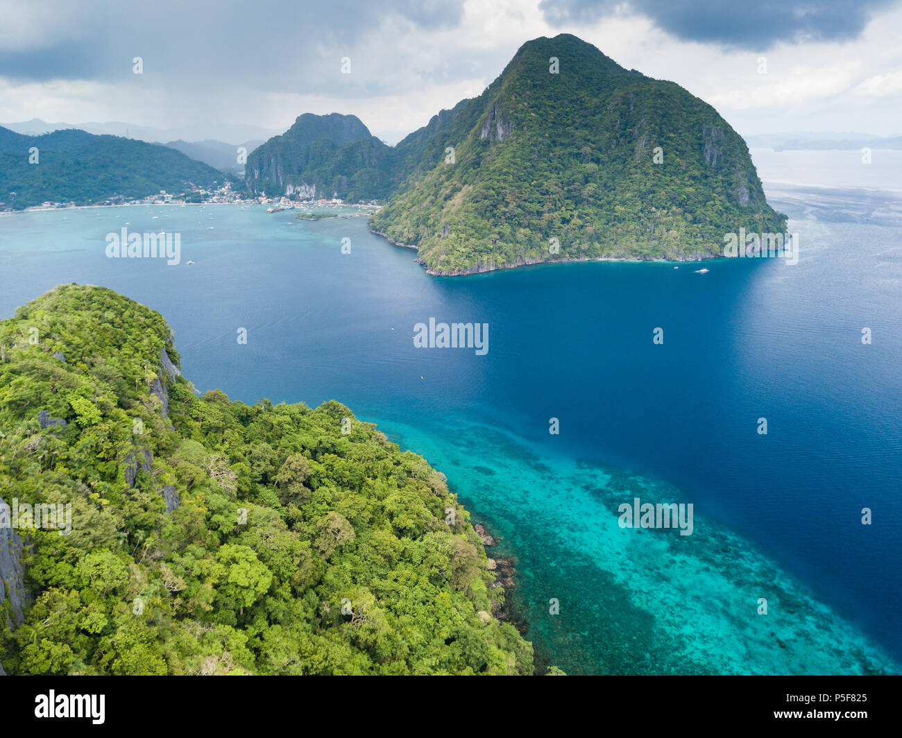 Aerial view of the town of El Nido from the island of Cadlao Stock Photo