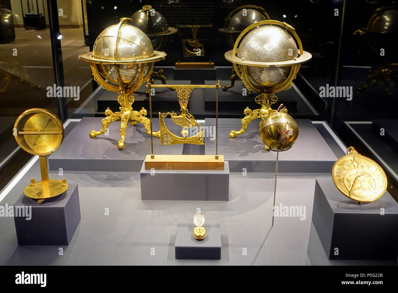 N/A. English: Exhibit in the Hessisches Landesmuseum Darmstadt - Darmstadt, Germany. 19 October 2016, 06:16:59. Daderot 143 Astronomical globes and instruments - Hessisches Landesmuseum Darmstadt - Darmstadt, Germany -DSC00532 Stock Photo