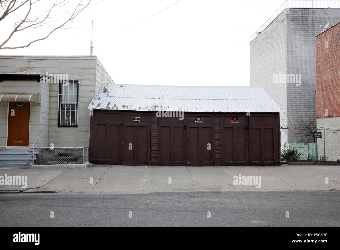 Private Car Parking Garages And Townhouse In Astoria Queens New