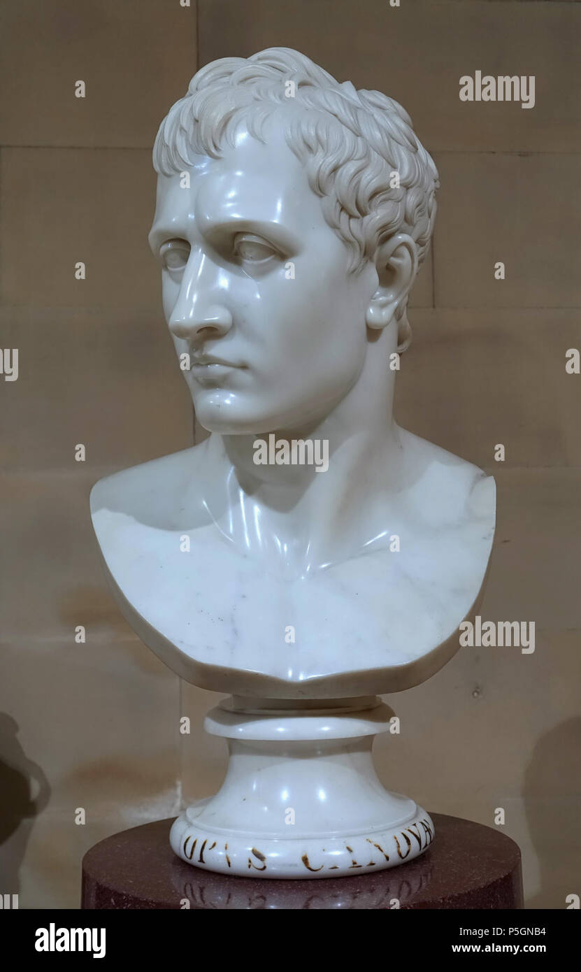 A white marble bust of Napoleon Bonaparte - Ref.102303