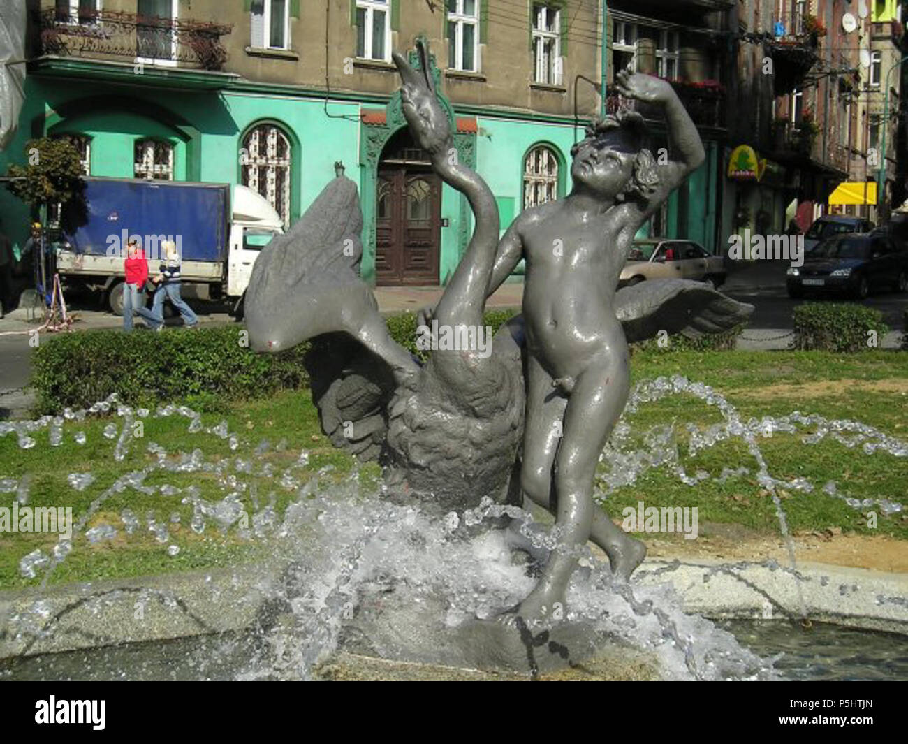 N/A. Polski: Pomnik 'Chopiec z bdziem' w Chorzowie. English: 'The boy with a swan' statue in Chorzów, Poland. Theodore Kalide's sculpture, made in 1833. . 28 September 2005 (according to Exif data). user:Powerek38 8 03-chlopiec-chorzow Stock Photo