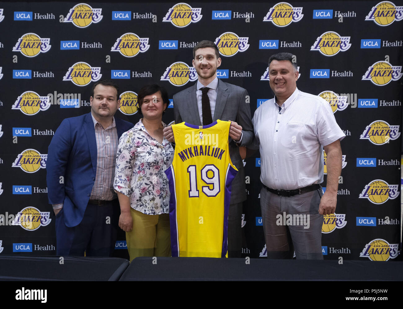 svi mykhailiuk lakers jersey