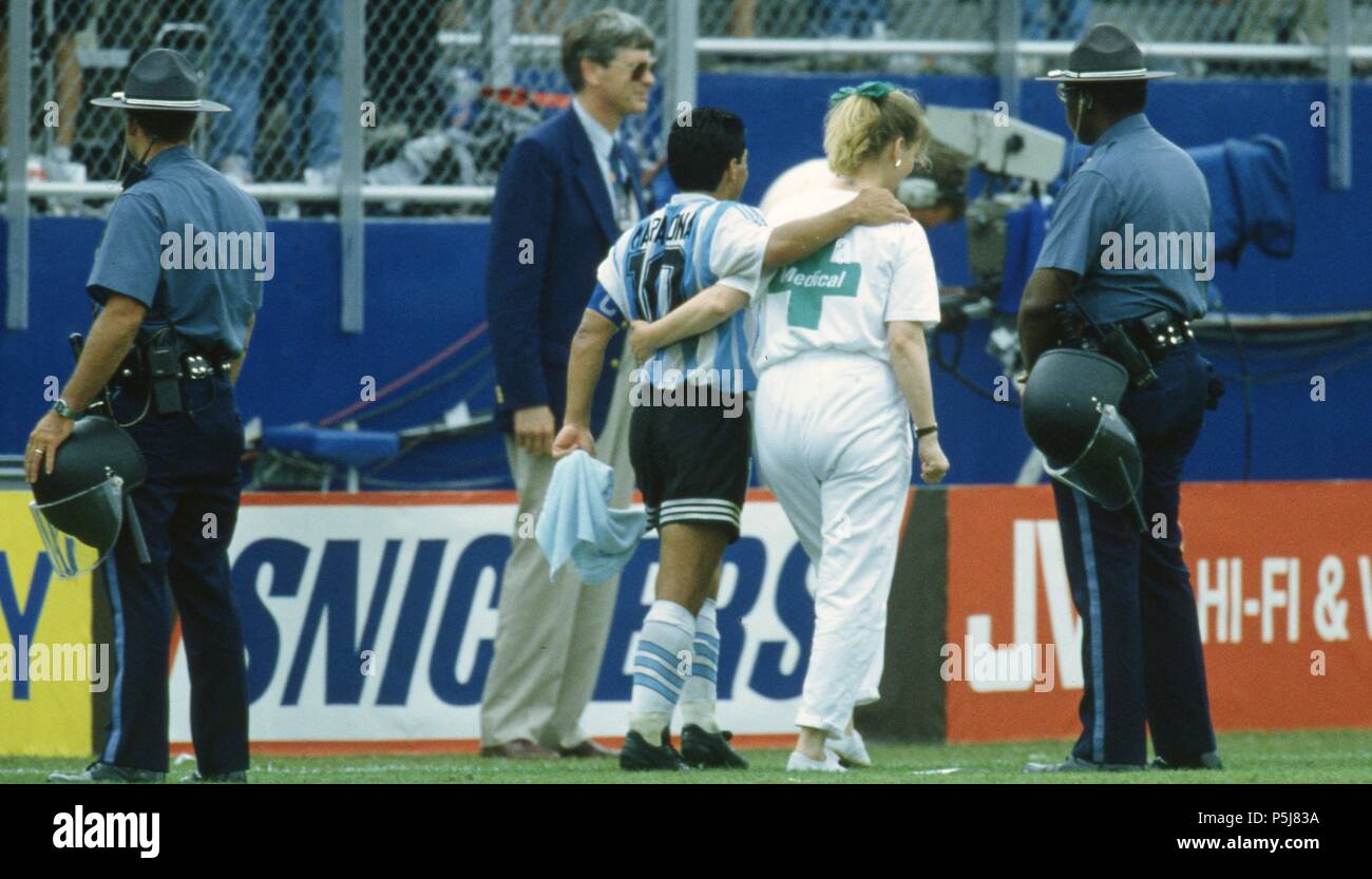 firo Football, 25.06.1994 World Cup 1994 Argentina - Nigeria 2: 1 Diego  Maradona, portrait, after this game he was convicted of doping. Here he  will be led to the doping rehearsal after, image size:1300x833