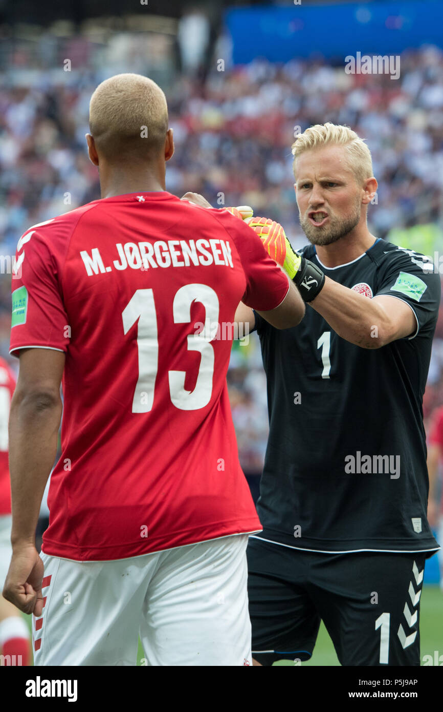 Moscow, Russland. 26th June, 2018. goalkeeper Kasper SCHMEICHEL (right, DEN) celebrates Mathias JORGENSEN (DEN), screams, screaming, powert, facial expressions, half figure, half figure, jubilation, cheering, cheering, joy, cheers, celebrate, portrait, Denmark (DEN) - France ( FRA) 0: 0, preliminary round, group C, match 37, on 26.06.2018 in Moscow; Football World Cup 2018 in Russia from 14.06. - 15.07.2018. | usage worldwide Credit: dpa/Alamy Live News Stock Photo
