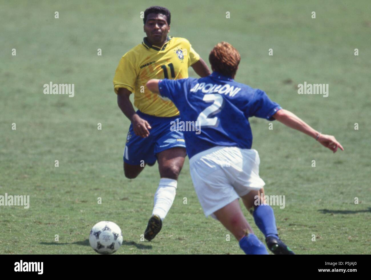 Los Angeles, USA. 27th June, 2018. firo Football, 17.07.1994 World Cup 1994 Final Brazil - Italy 3: 2 nVuE Team Brazil, presentation ceremony, with trophy Romario, | usage worldwide Credit: dpa/Alamy Live News Stock Photo