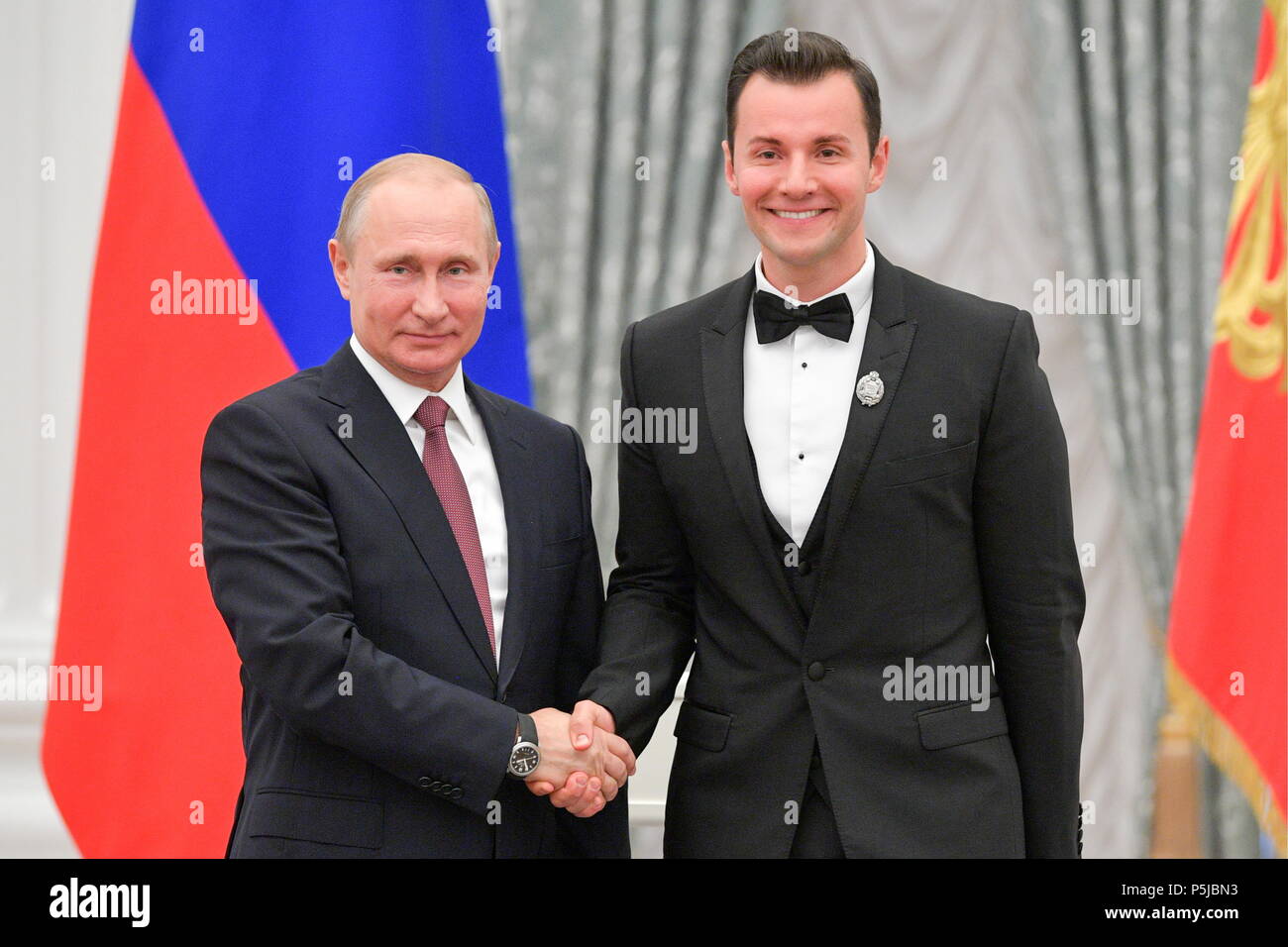 Vyacheslav Manucharov biography, photos, personal life with his wife (height) 2018 Vyacheslav Manucharov biography, photos, personal life with his wife (height) 2018