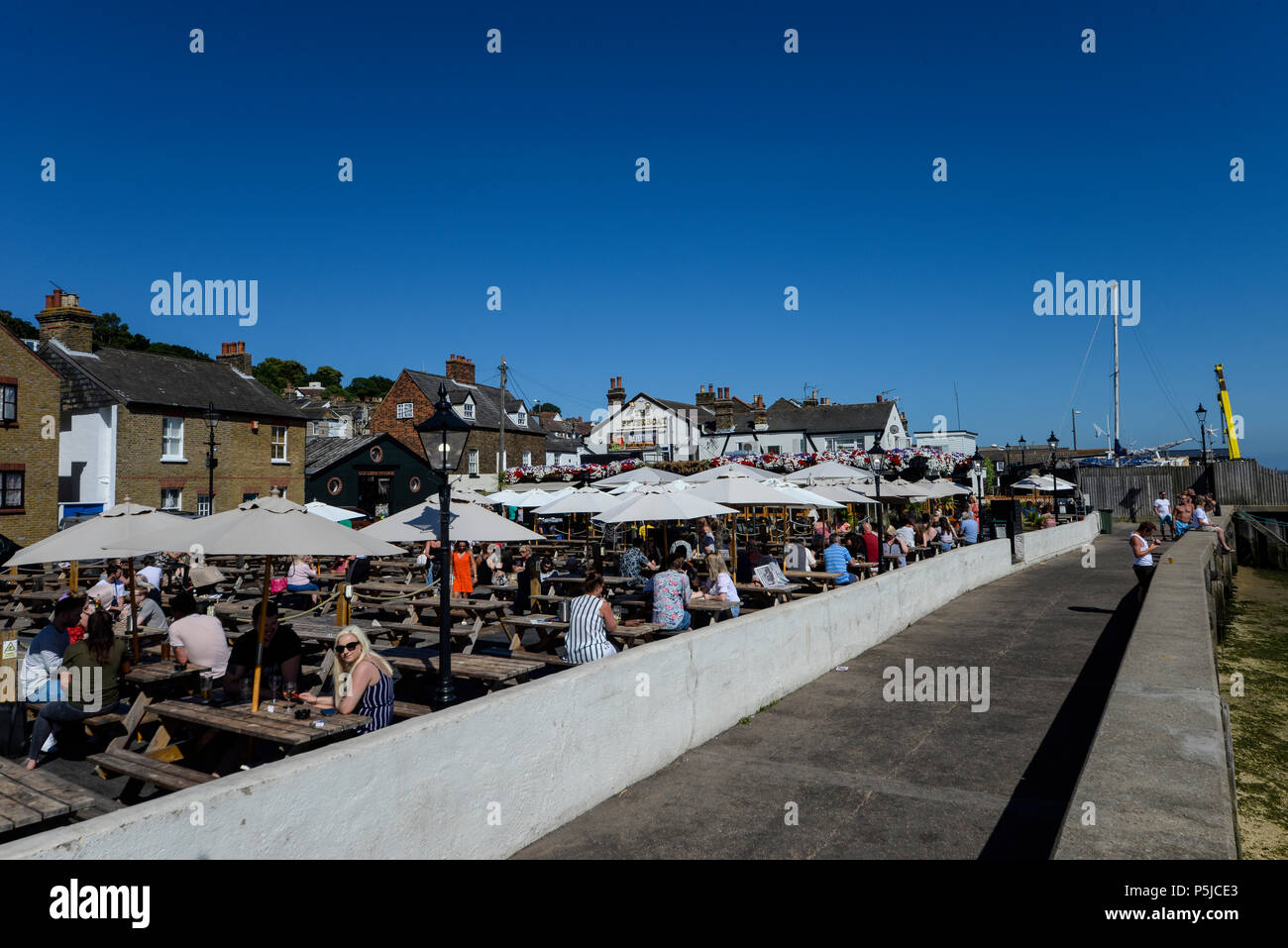 Leigh Pub Hi res Stock Photography And Images Alamy leigh-pub-hi-res-stock-photography-and-images-alamy