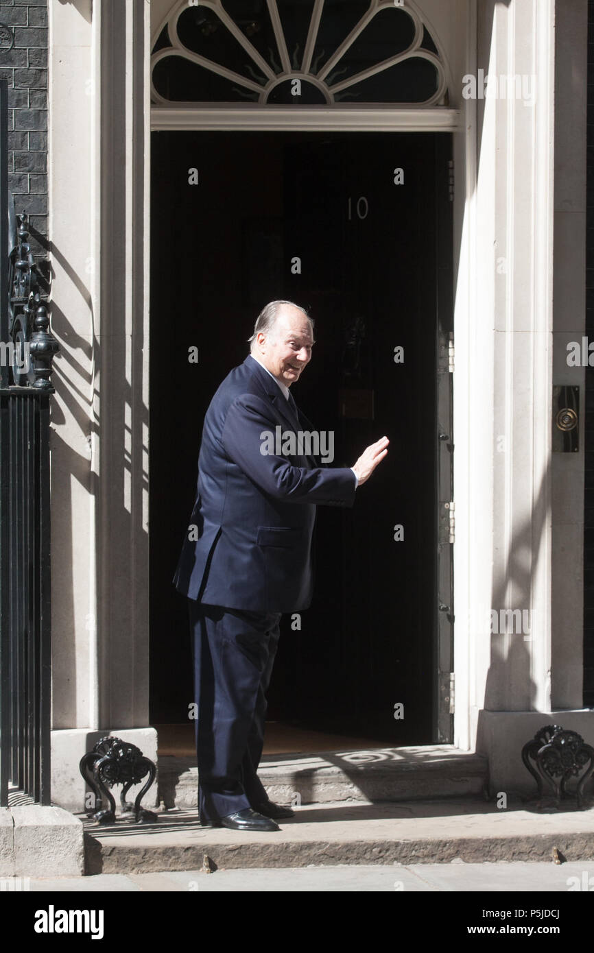 London UK. 27th June 2018. His Highness Prince  Shah Karim Al Hussaini, Aga Khan IV,arrives for a meeting with British Prime Minister Theresa May at 10 Downing Street. Prince Karim is a philanthropist and is the 49th and current Imam of the  Nizari Ismailism, a denomination of Isma'ilism within Shia Islam and the spiritual leader of more than 15 million Ismaili Muslims worldwide Credit: amer ghazzal/Alamy Live News Stock Photo